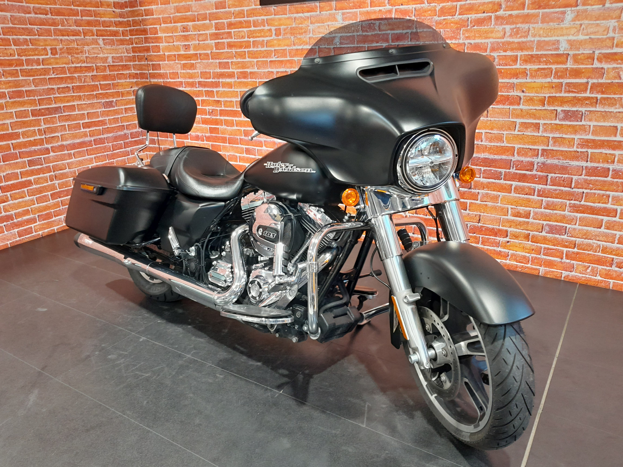 photo de HARLEY DAVIDSON TOURING STREET GLIDE 1690 1690 occasion de couleur  en vente à Sausheim n°2