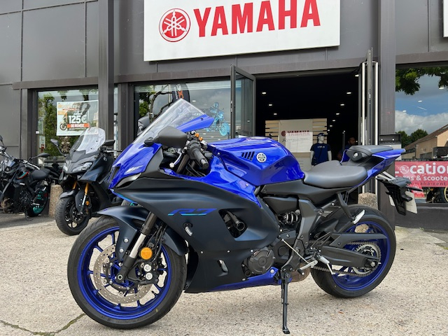 photo de YAMAHA YZF-R7 700 occasion de couleur  en vente à Conflans Ste Honorine n°3