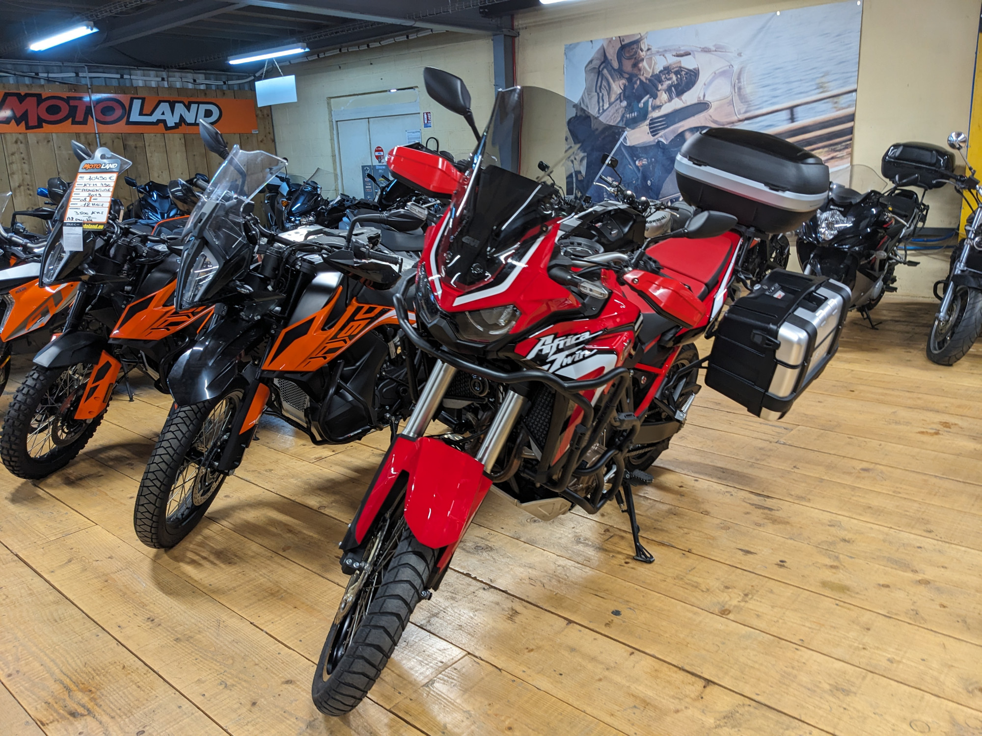 photo de HONDA AFRICA TWIN CRF1000D STD 1000 occasion de couleur  en vente à Rivery n°3