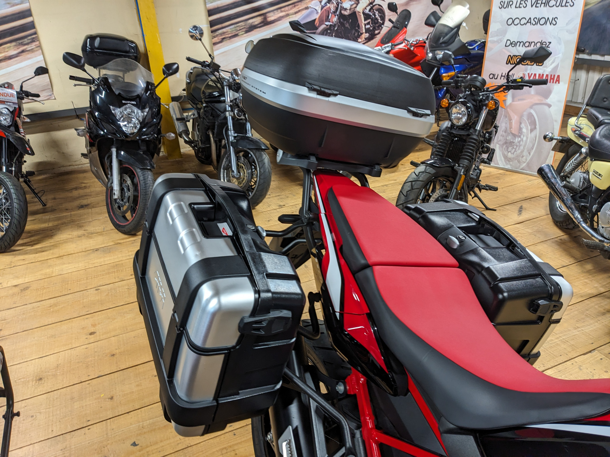 photo de HONDA AFRICA TWIN CRF1000D STD 1000 occasion de couleur  en vente à Rivery n°2