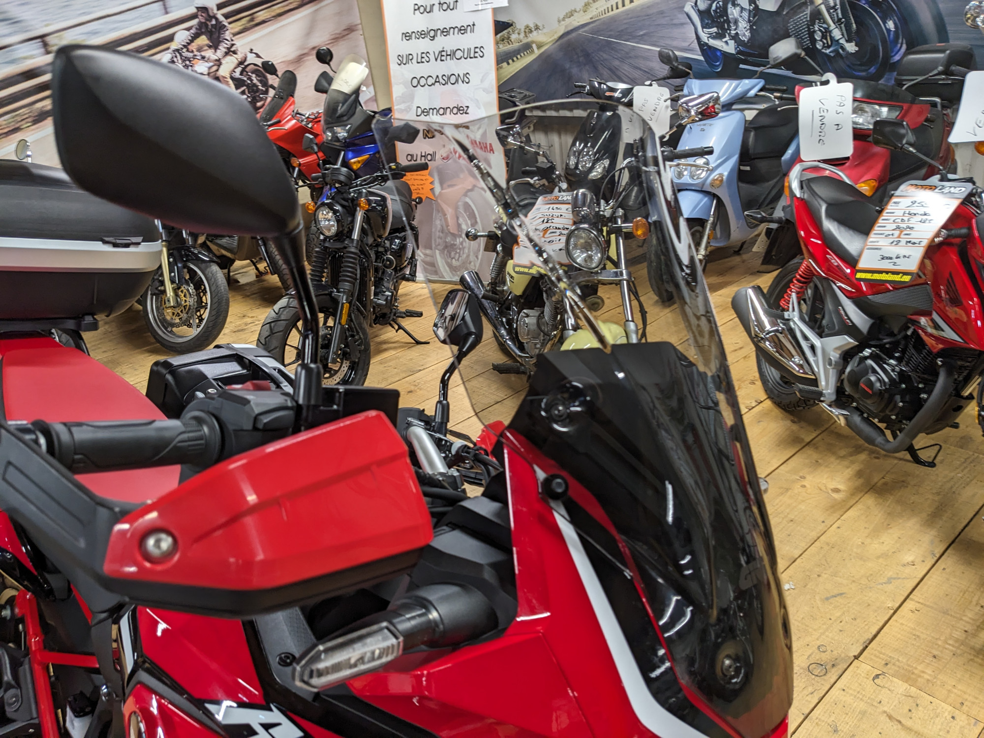 photo de HONDA AFRICA TWIN CRF1000D STD 1000 occasion de couleur  en vente à Rivery n°1