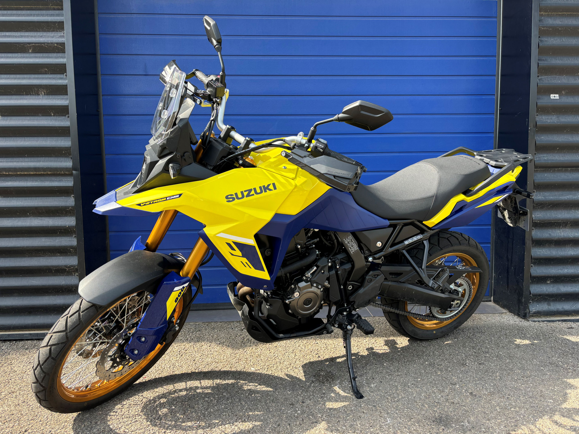 photo de SUZUKI V-STROM DL 800 DE 800 occasion de couleur  en vente à Ales n°3