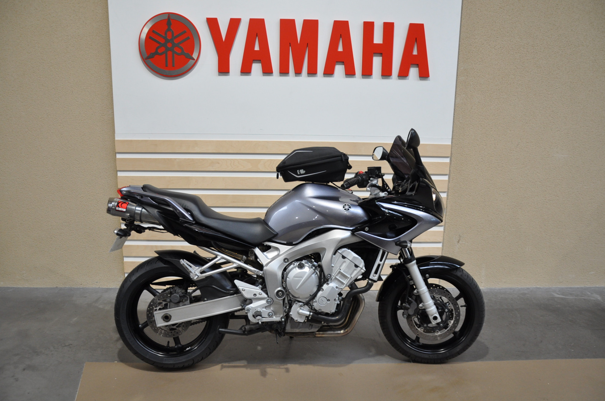 Annonce moto Yamaha FZ6 600 FAZER 98CV