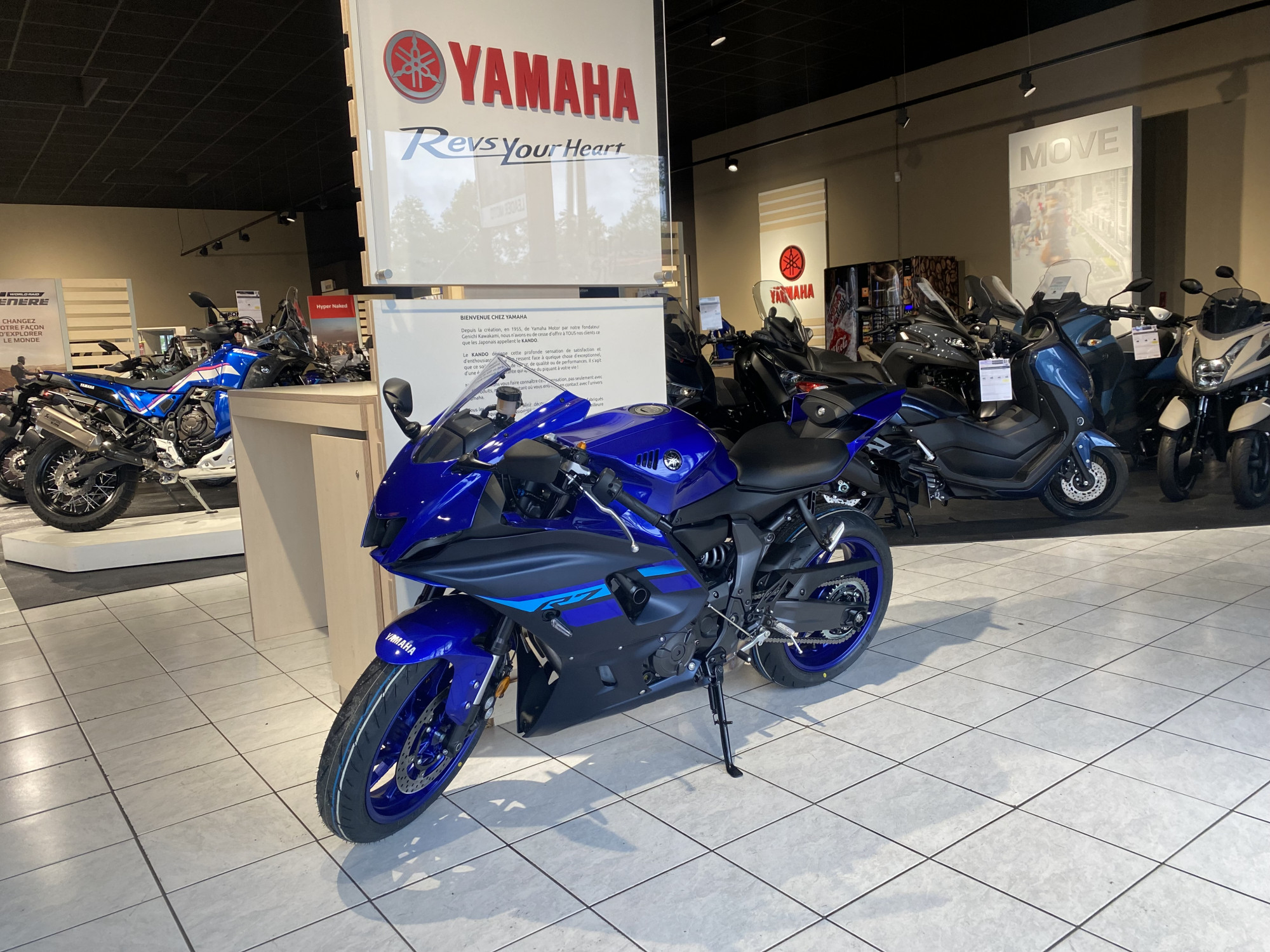 photo de YAMAHA YZF-R7 700 occasion de couleur  en vente à Coignieres n°2