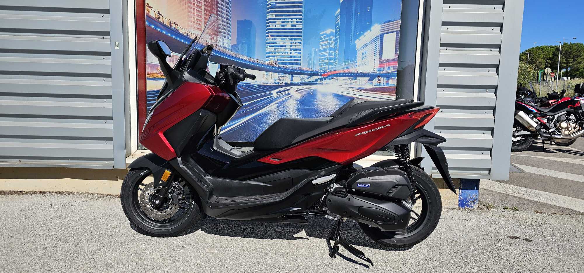 photo de HONDA NSS FORZA 125 125 occasion de couleur  en vente   Montpellier