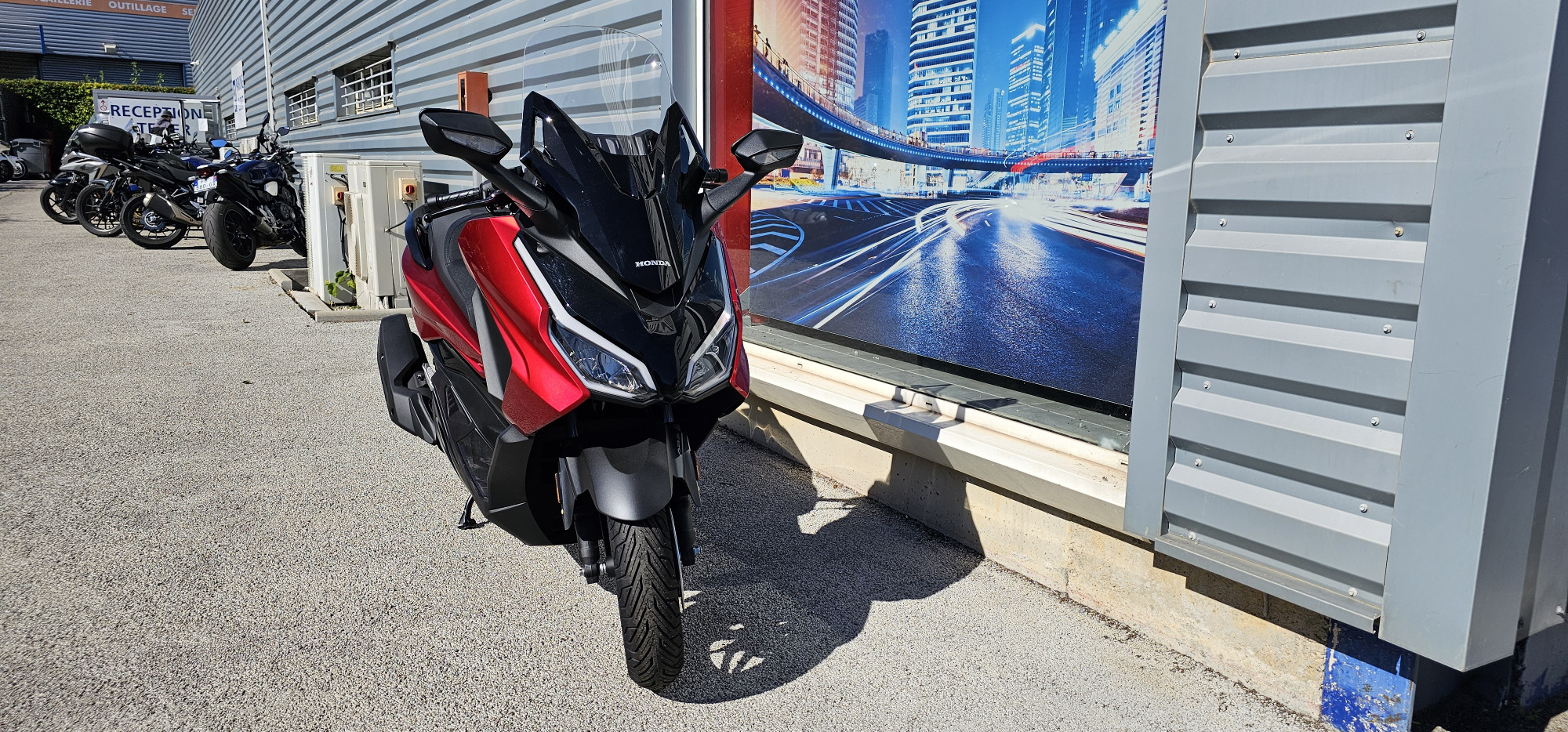 photo de HONDA NSS FORZA 125 125 occasion de couleur  en vente à Montpellier n°3