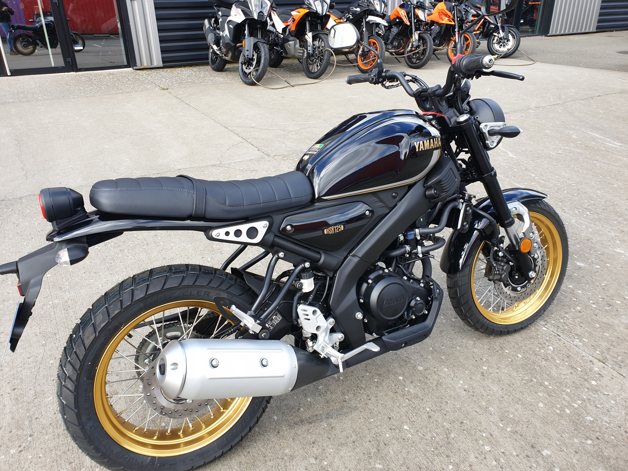 photo de YAMAHA XSR 125 LEGACY 125 occasion de couleur  en vente à Ruaudin n°2