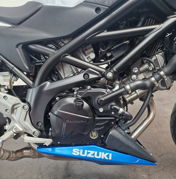 photo de SUZUKI SV 650 (47.5CV) 650 occasion de couleur  en vente à Le Mans n°2