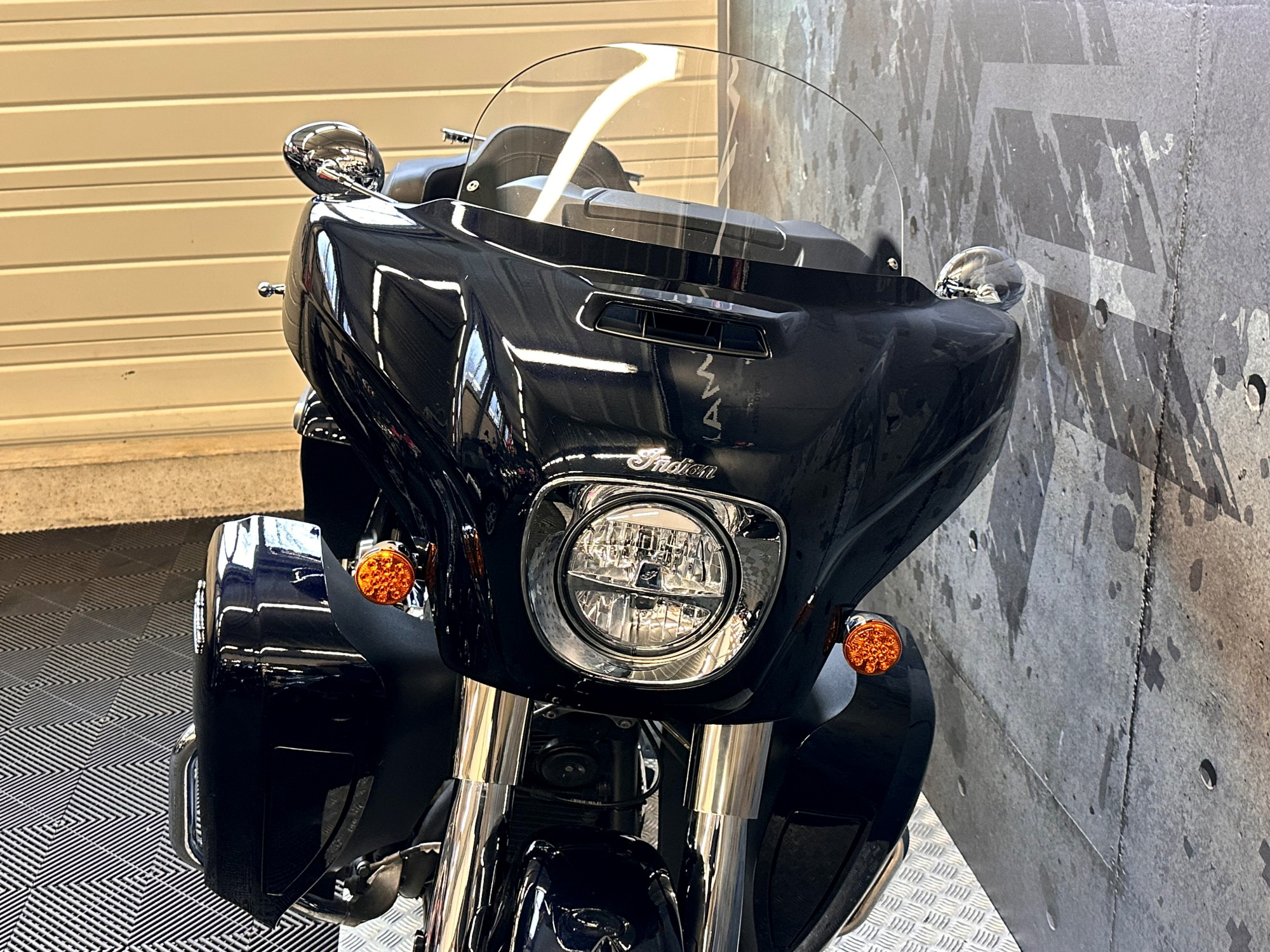 photo de INDIAN ROADMASTER 1811 1890 occasion de couleur  en vente   Woippy