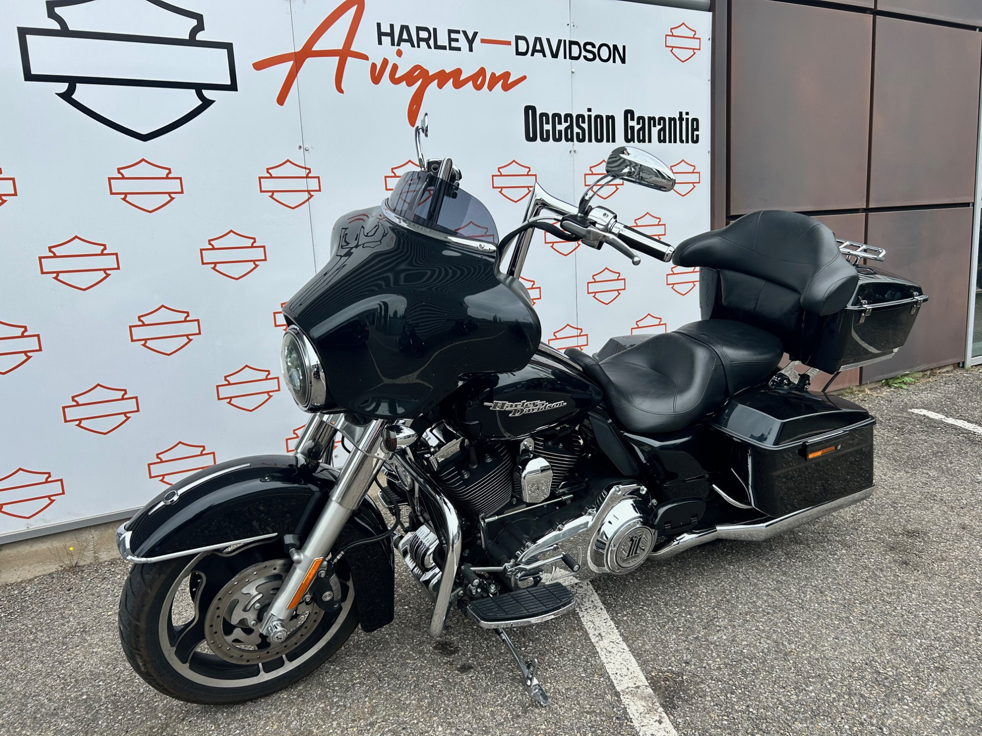 photo de HARLEY DAVIDSON TOURING STREET GLIDE 1690 1690 occasion de couleur  en vente à Rochefort Du Gard n°1