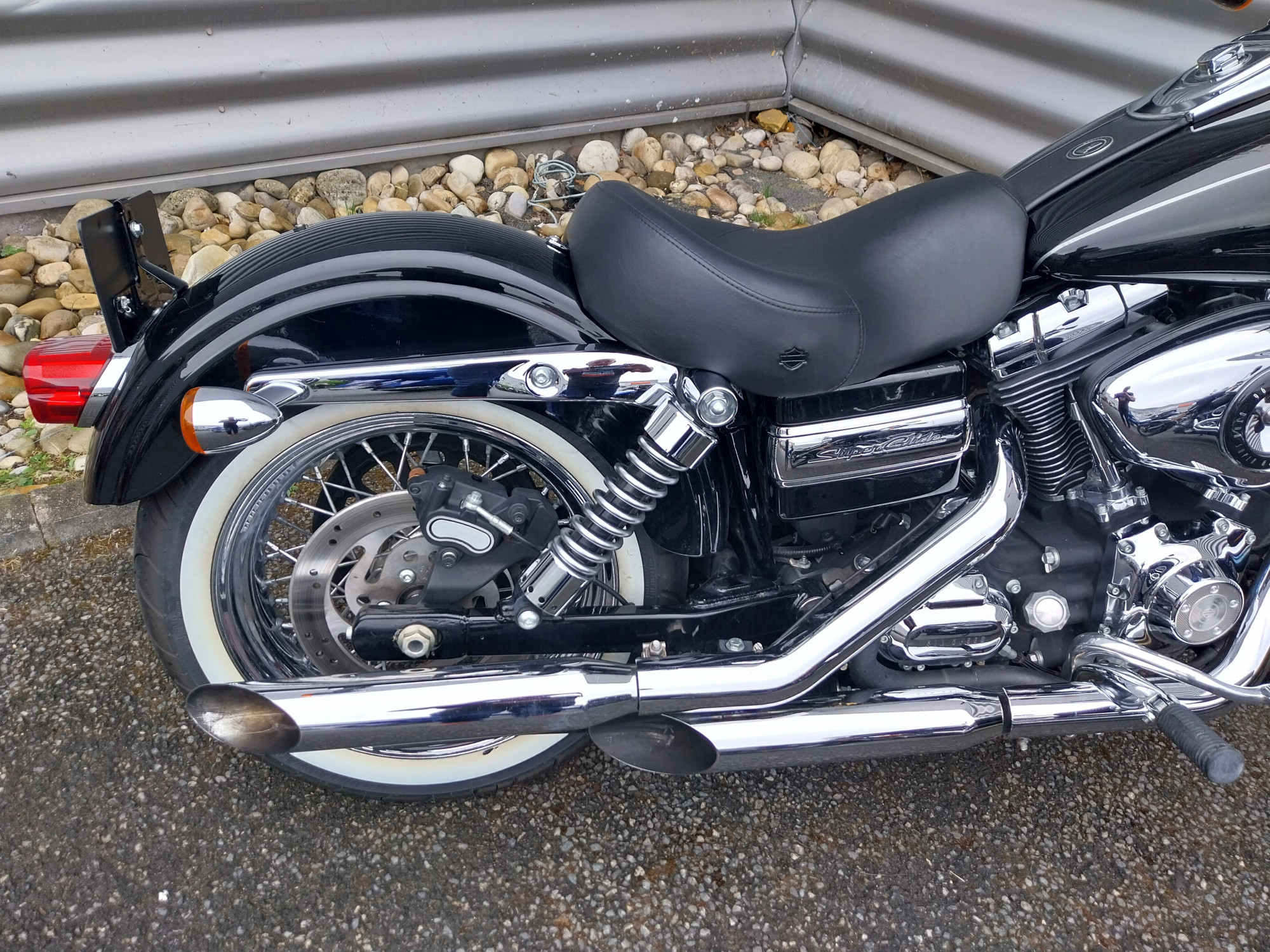 photo de HARLEY DAVIDSON DYNA CUSTOM 1584 1584 occasion de couleur  en vente à Brignais n°3