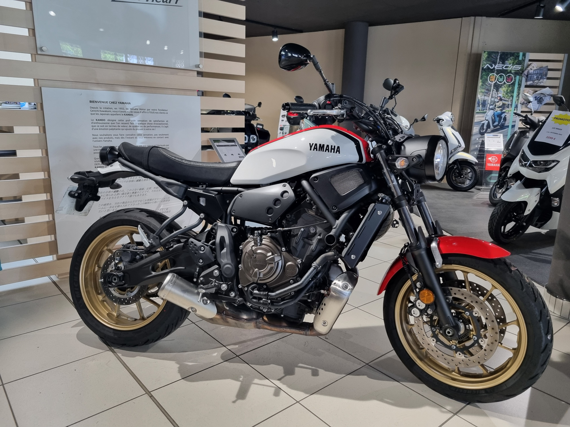 photo de YAMAHA XSR 700 ABS 700 occasion de couleur  en vente   Orvault