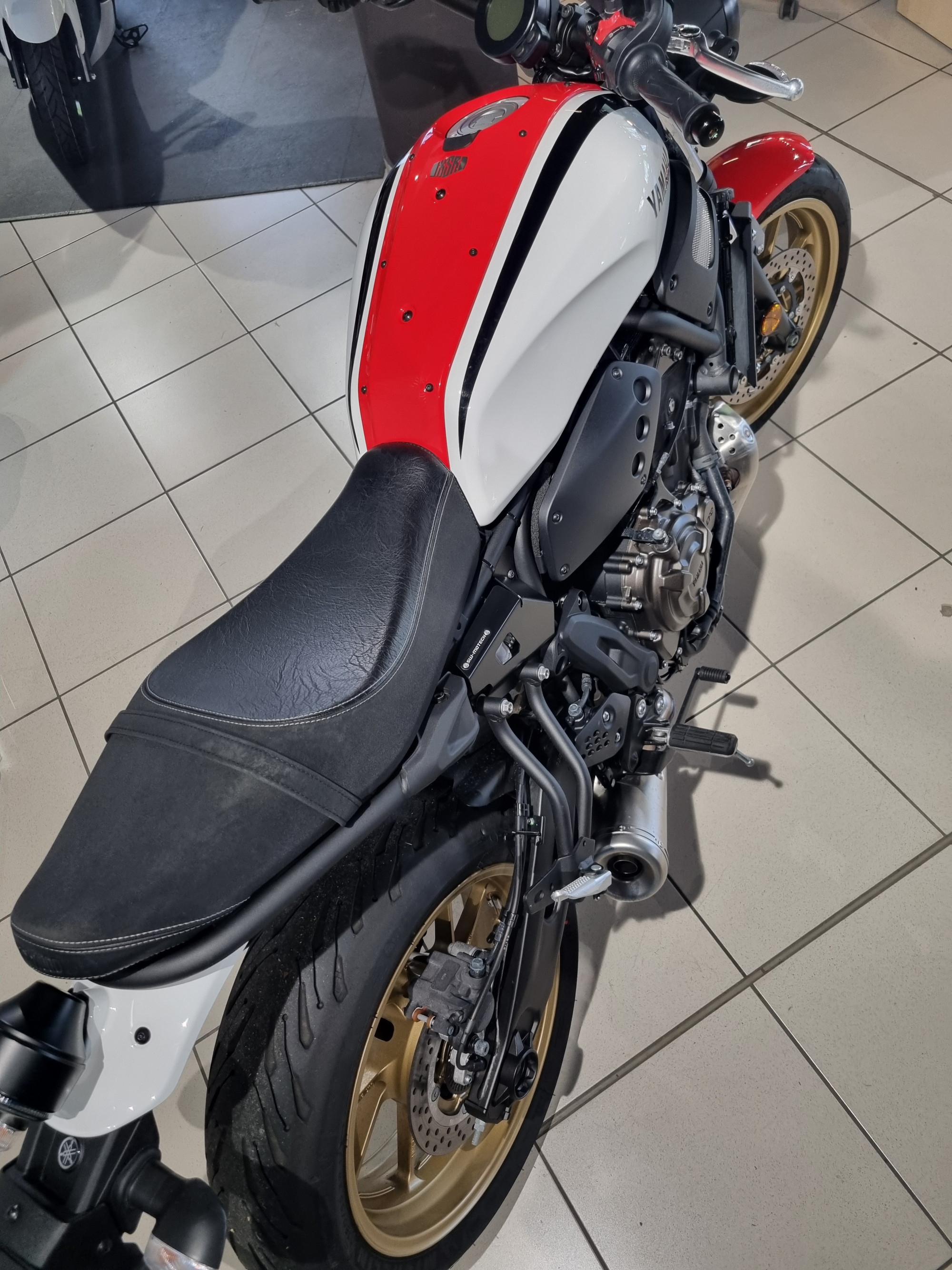 photo de YAMAHA XSR 700 ABS 700 occasion de couleur  en vente à Orvault n°3