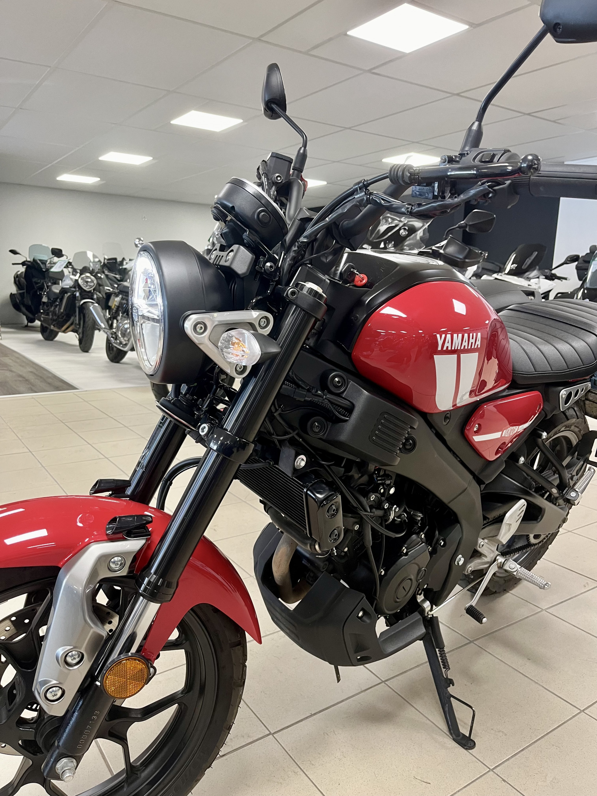 photo de YAMAHA XSR 125 125 occasion de couleur  en vente à Lanester n°2