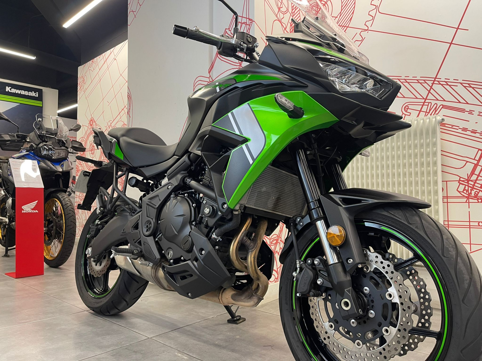 photo de KAWASAKI VERSYS 47.5CV 650 occasion de couleur  en vente à Paris 12 n°3