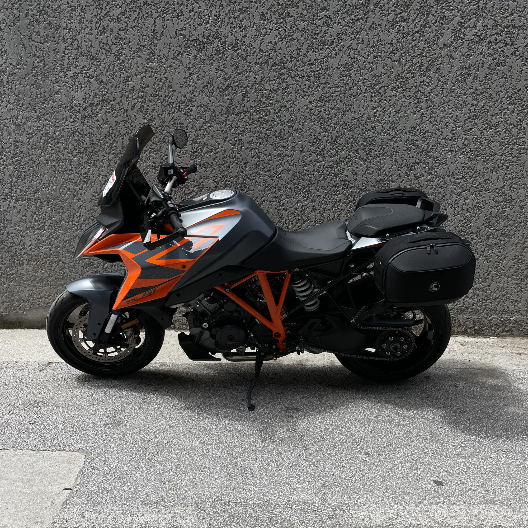 photo de KTM 1290 SUPER DUKE GT 1290 occasion de couleur  en vente à Perpignan n°3