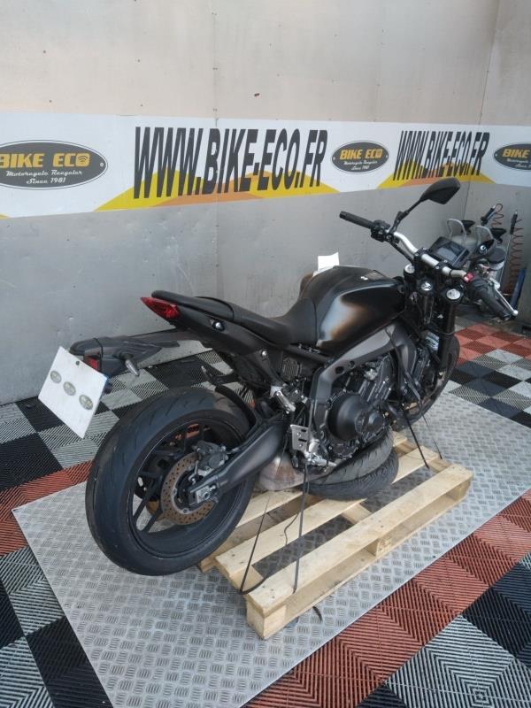 photo de YAMAHA MT-09 850 occasion de couleur  en vente à Vitrolles n°3