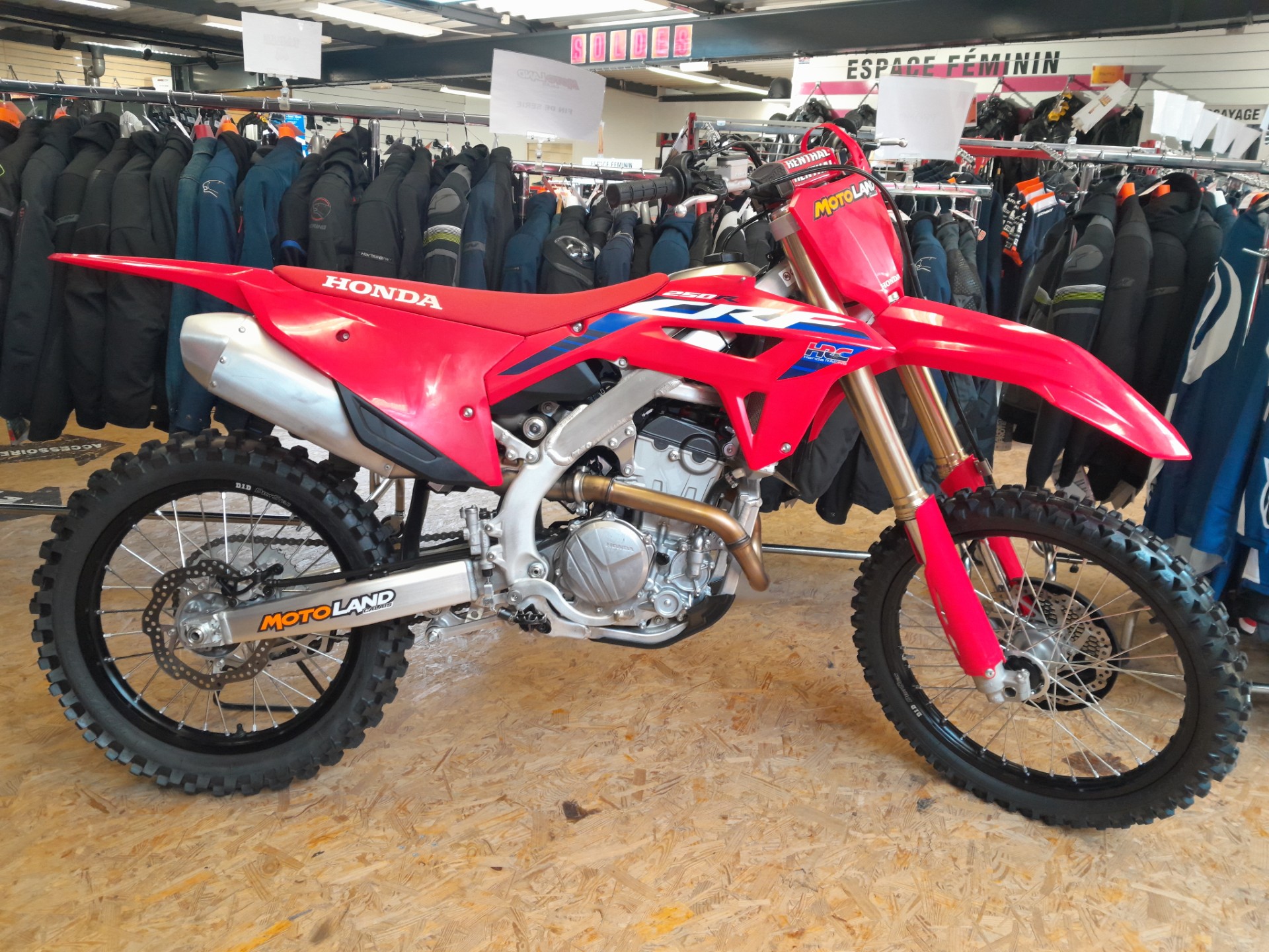 photo de HONDA CRF 250 occasion de couleur  en vente à Calais n°1