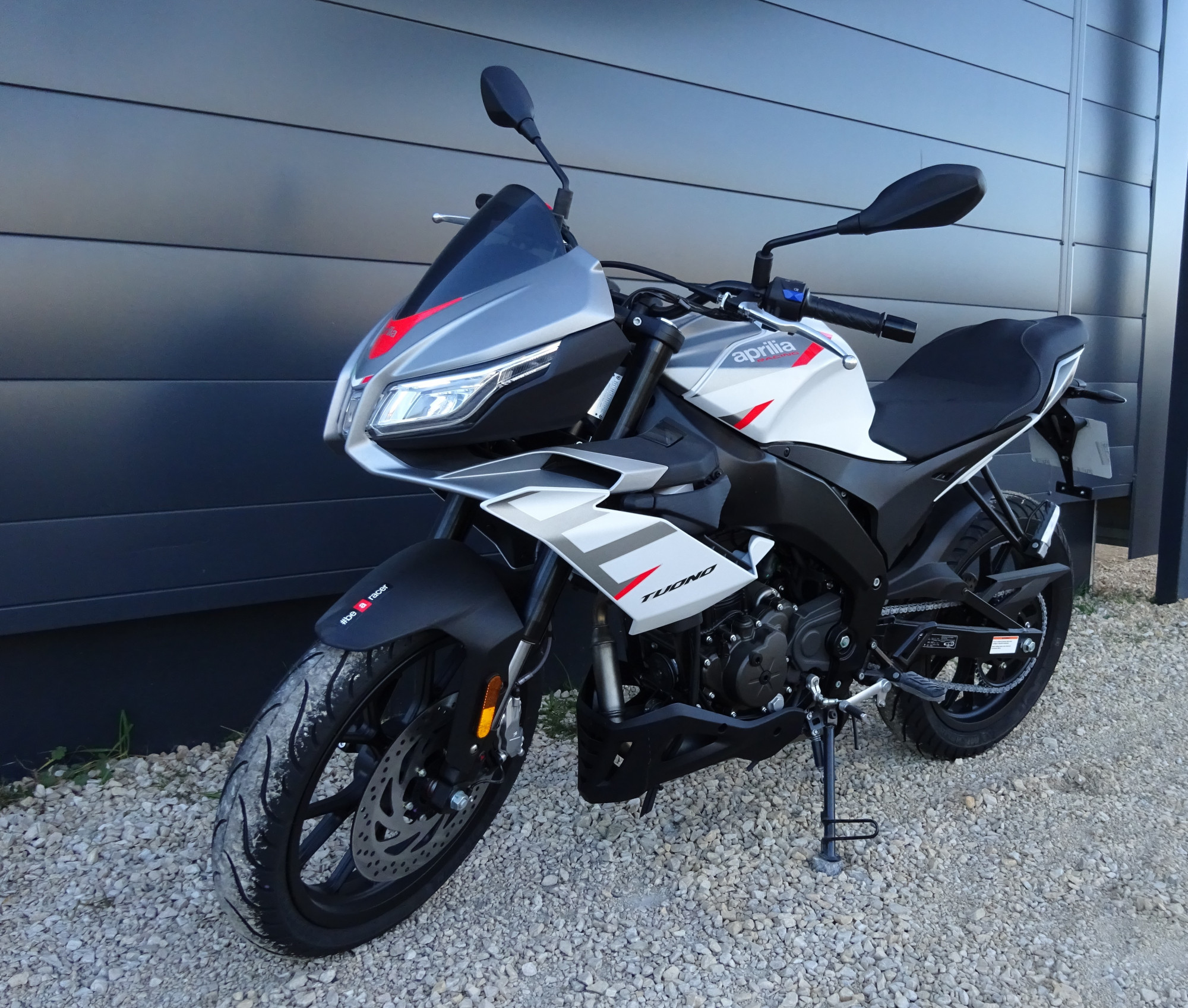 photo de APRILIA TUONO 125 ABS 125 occasion de couleur  en vente à Ales n°3