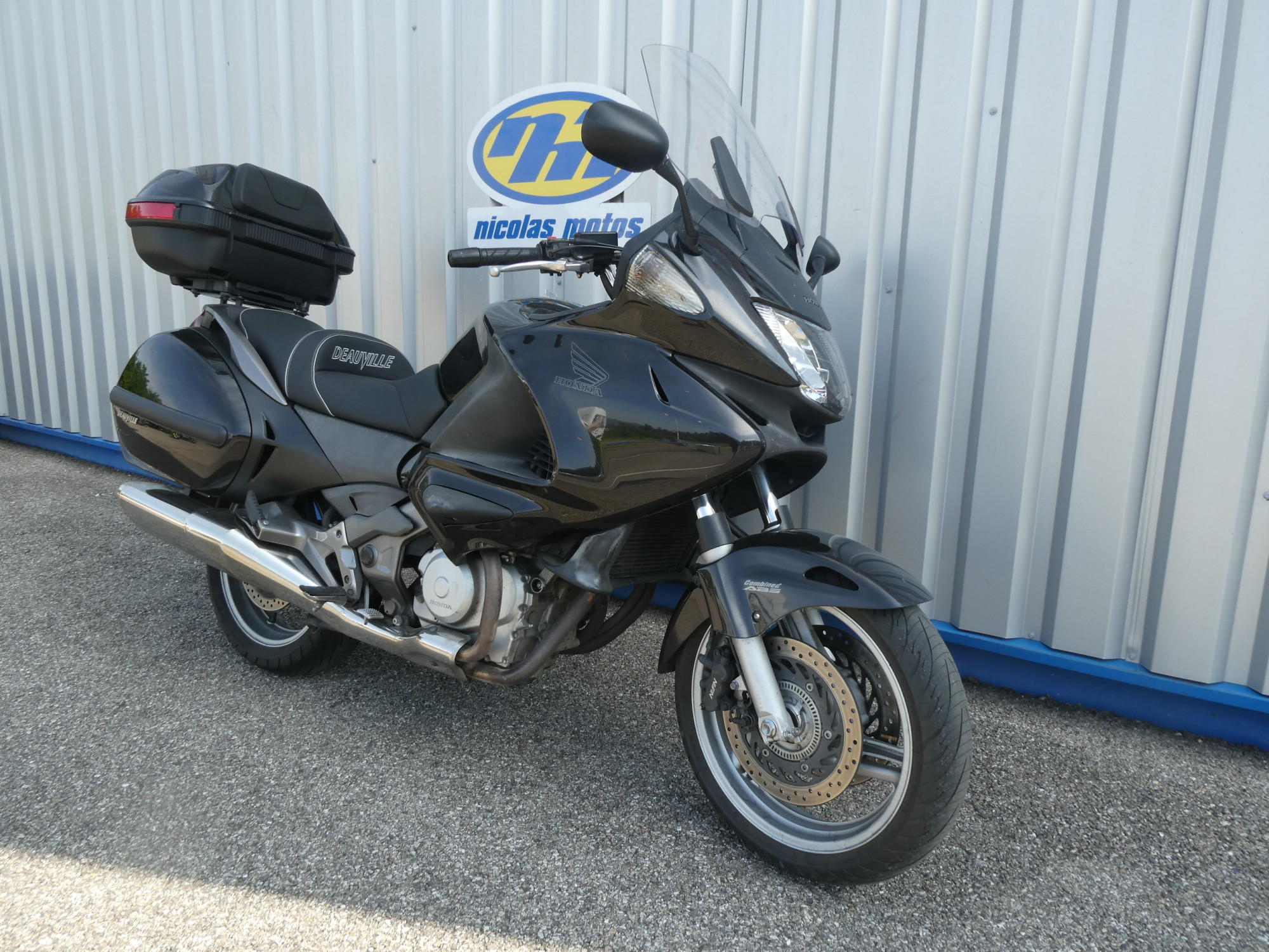 photo de HONDA NT DEAUVILLE 700 ABS 700 occasion de couleur  en vente à Annonay n°3