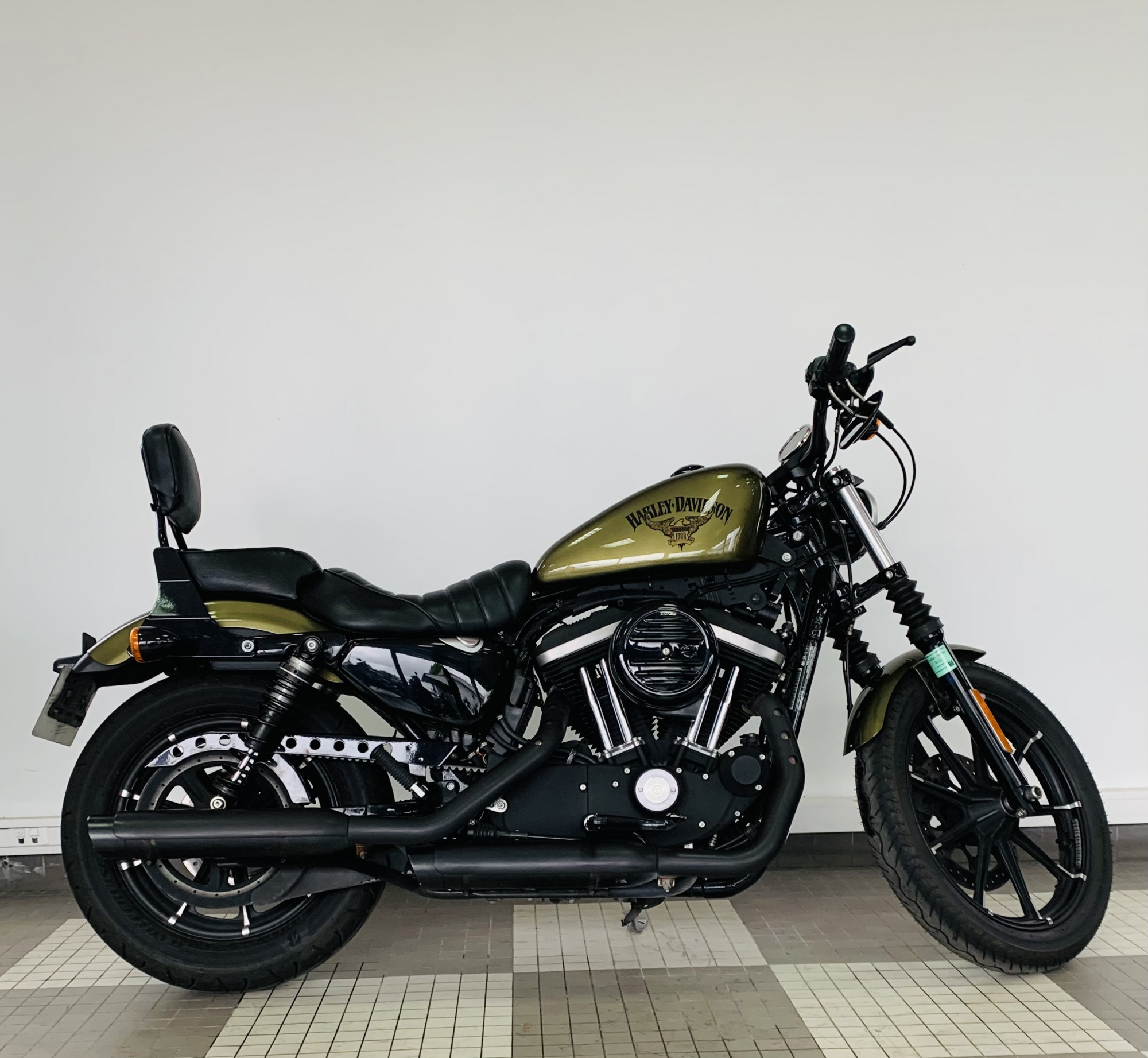 photo de HARLEY DAVIDSON SPORTSTER IRON 883 N  883 occasion de couleur  en vente à Melun n°1