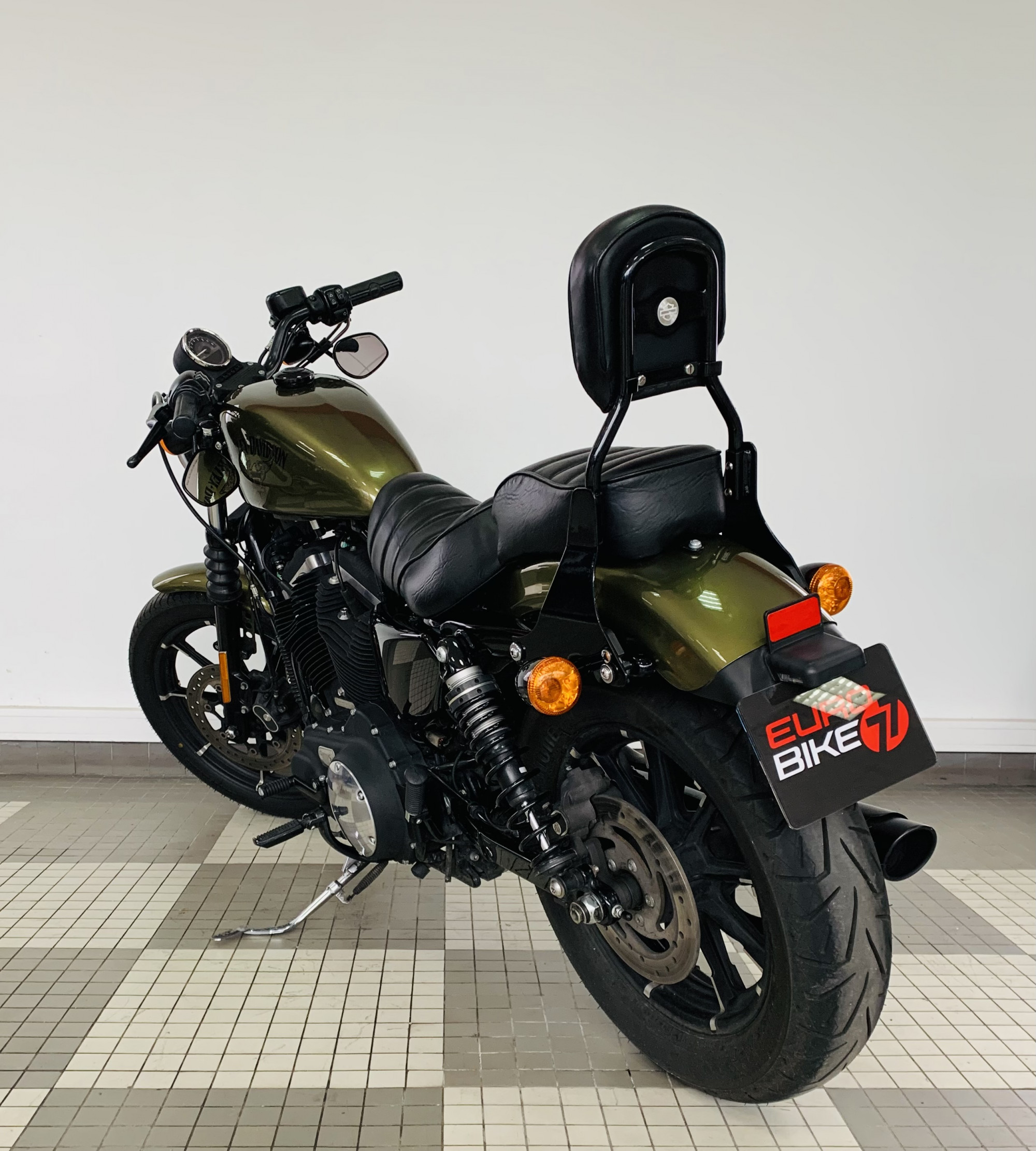 photo de HARLEY DAVIDSON SPORTSTER IRON 883 N  883 occasion de couleur  en vente à Melun n°2