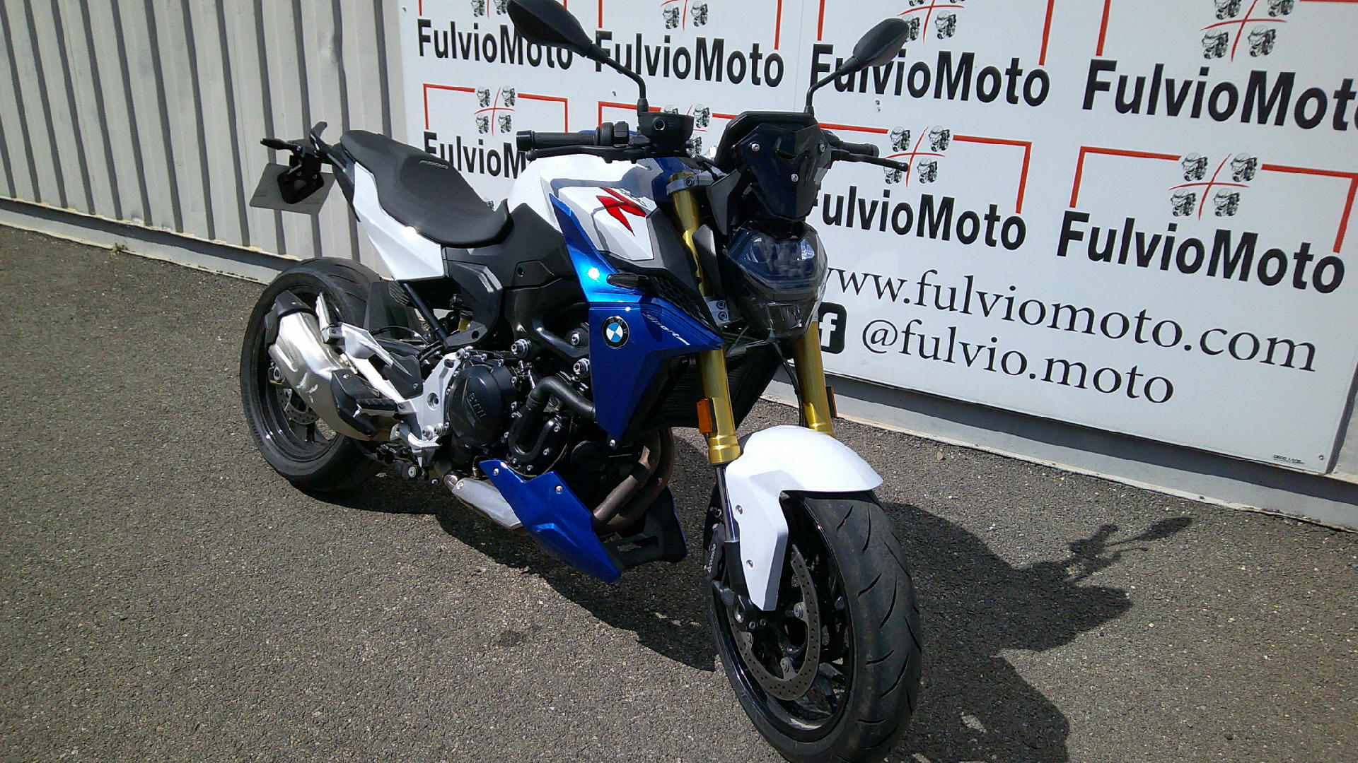 photo de BMW F 900 R 900 occasion de couleur  en vente à Arles n°1