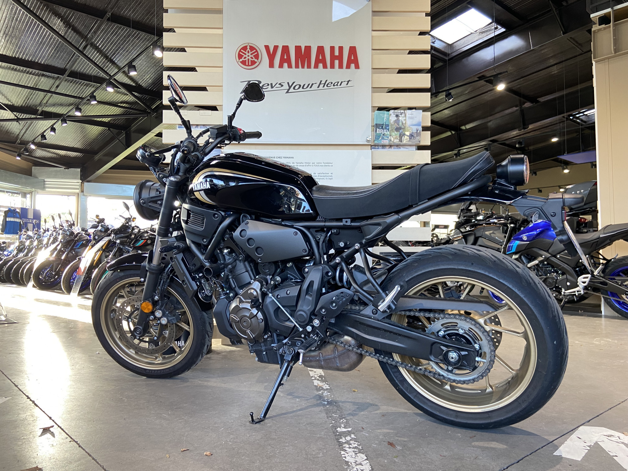 photo de YAMAHA XSR 700 ABS 700 occasion de couleur  en vente à Toulouse n°3