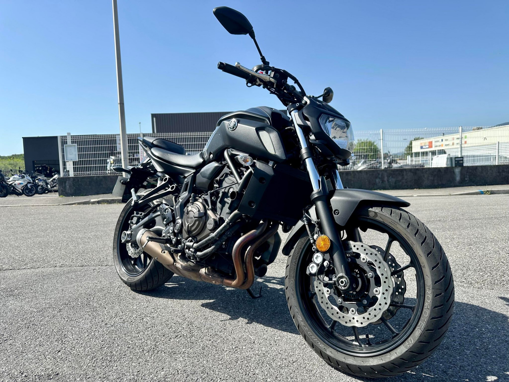 photo de YAMAHA MT-07 689 occasion de couleur  en vente à Ville La Grand n°2