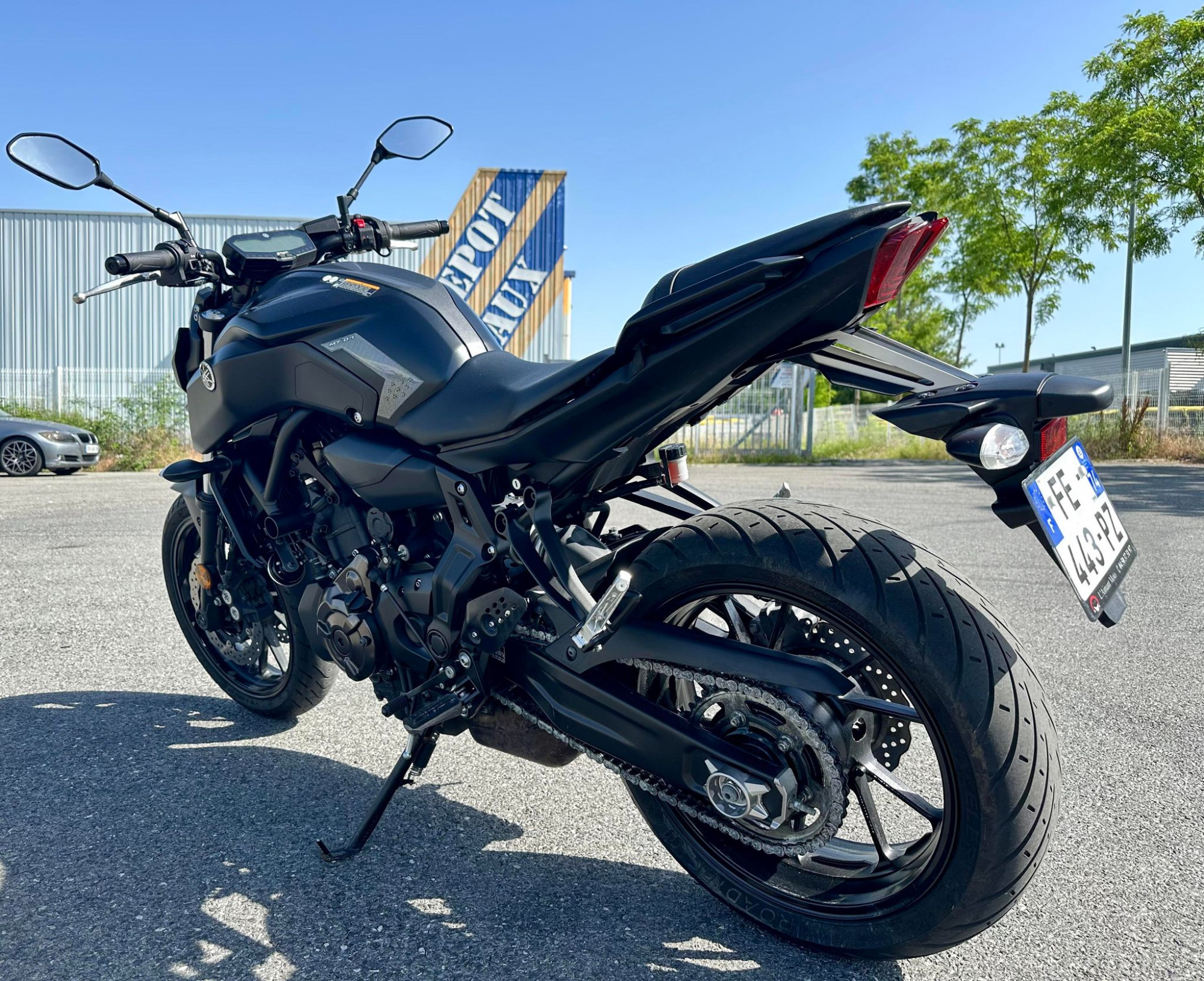 photo de YAMAHA MT-07 689 occasion de couleur  en vente à Ville La Grand n°3