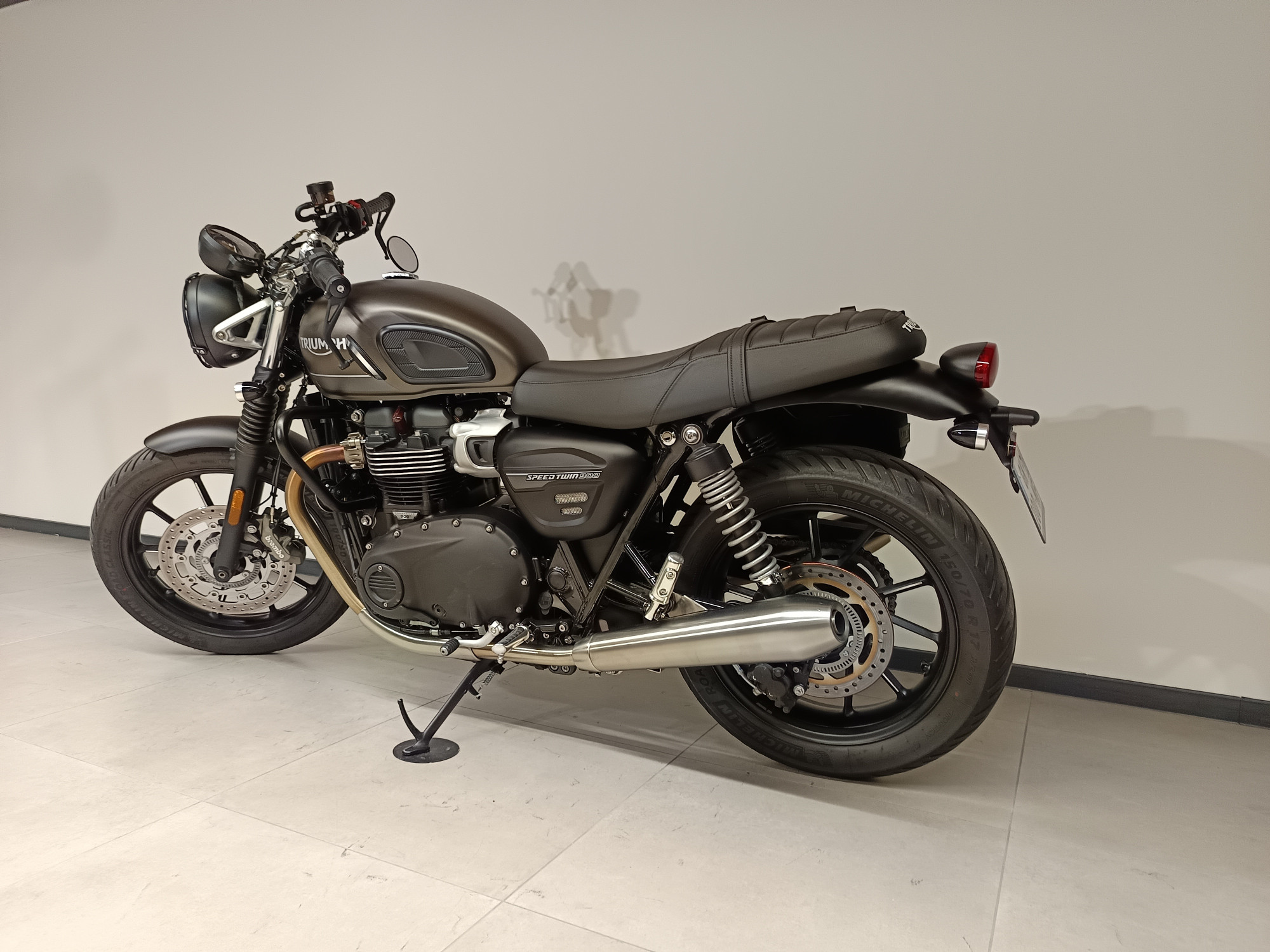 photo de TRIUMPH SPEED TWIN 900 900 occasion de couleur  en vente à Cabestany n°3