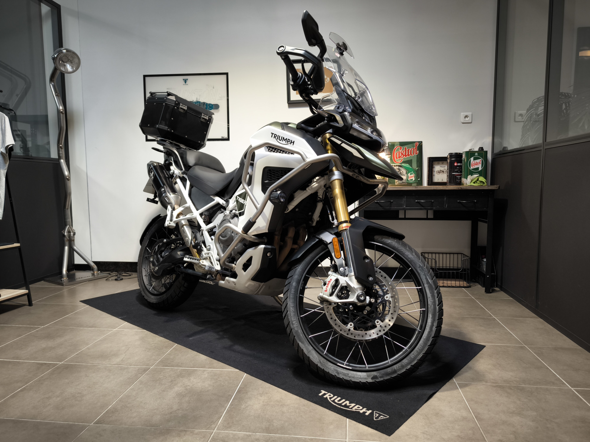 photo de TRIUMPH TIGER 1200 RALLY EXPLORER 1160 occasion de couleur  en vente à Montlhery n°1