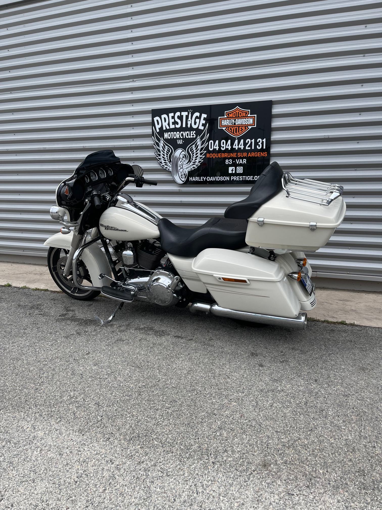 photo de HARLEY DAVIDSON TOURING STREET GLIDE 1690 1690 occasion de couleur  en vente à Roquebrune Sur Argens n°3