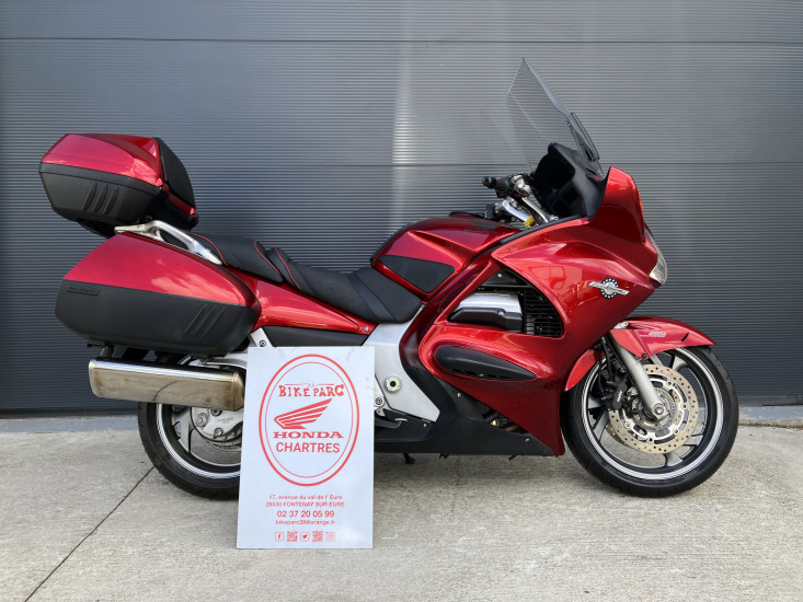 photo de HONDA PAN EUROPEAN ABS 1300 1300 occasion de couleur  en vente à Fontenay Sur Eure n°3