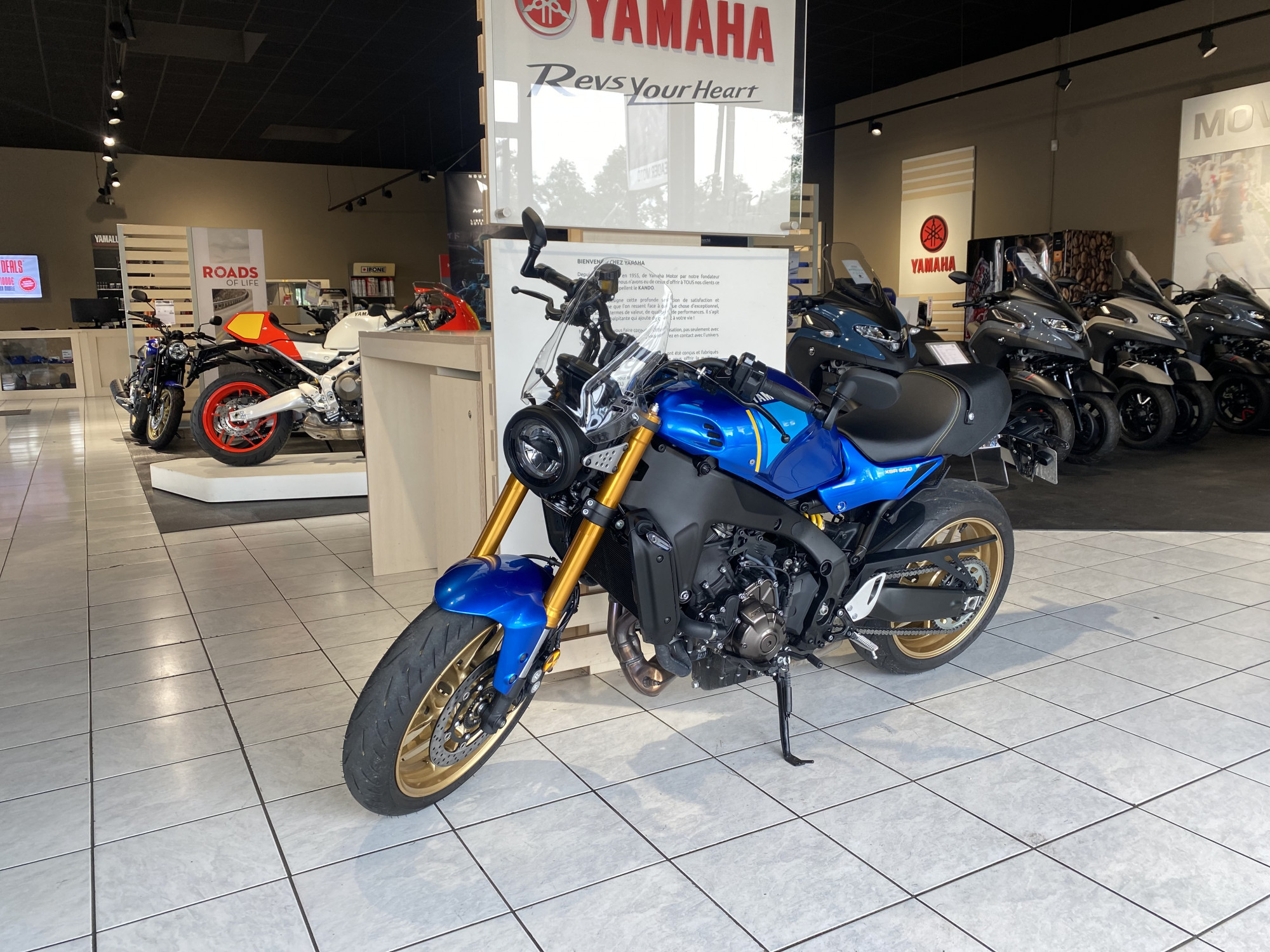 photo de YAMAHA XSR 900 850 occasion de couleur  en vente à Coignieres n°3