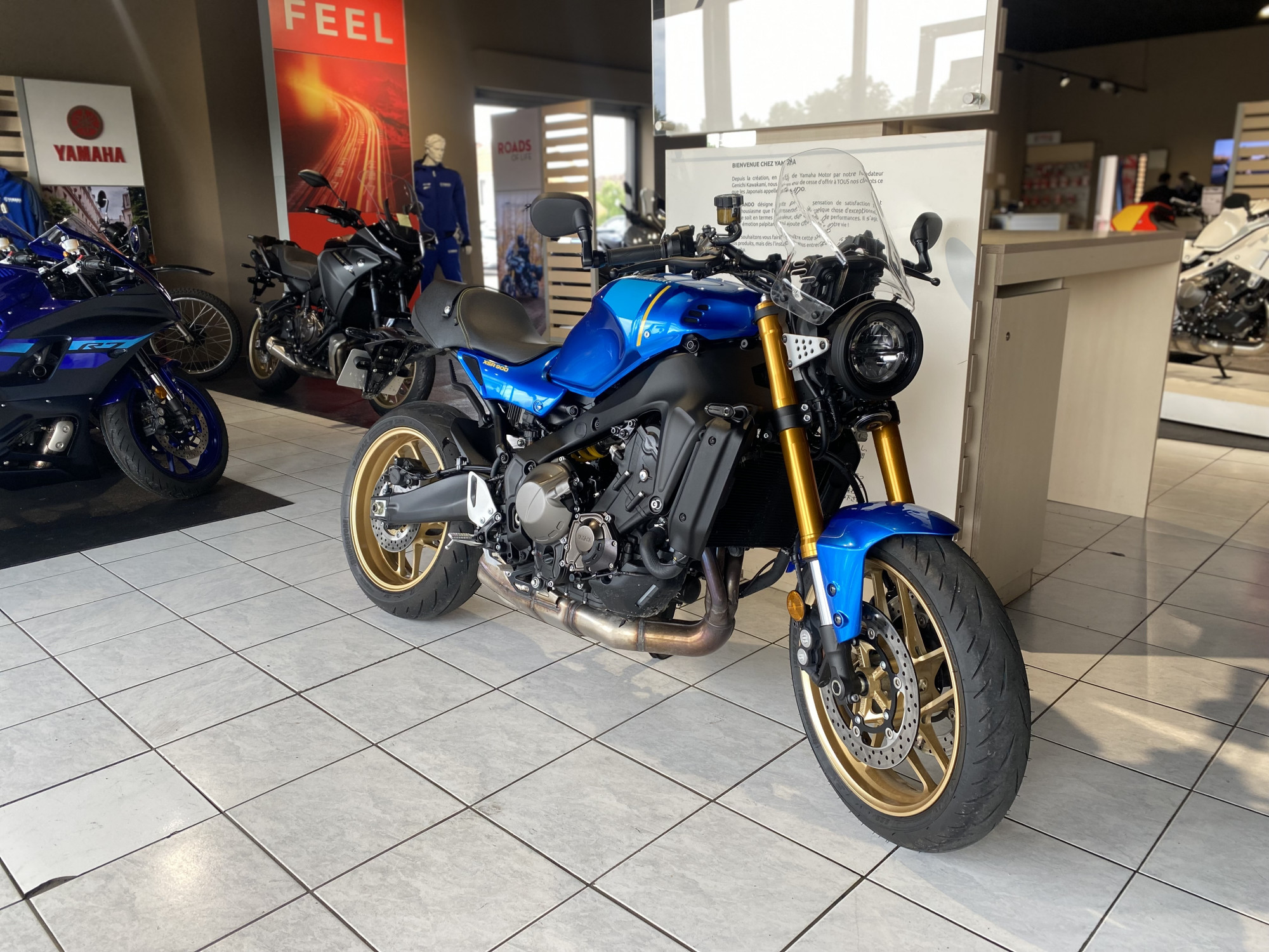 photo de YAMAHA XSR 900 850 occasion de couleur  en vente à Coignieres n°2