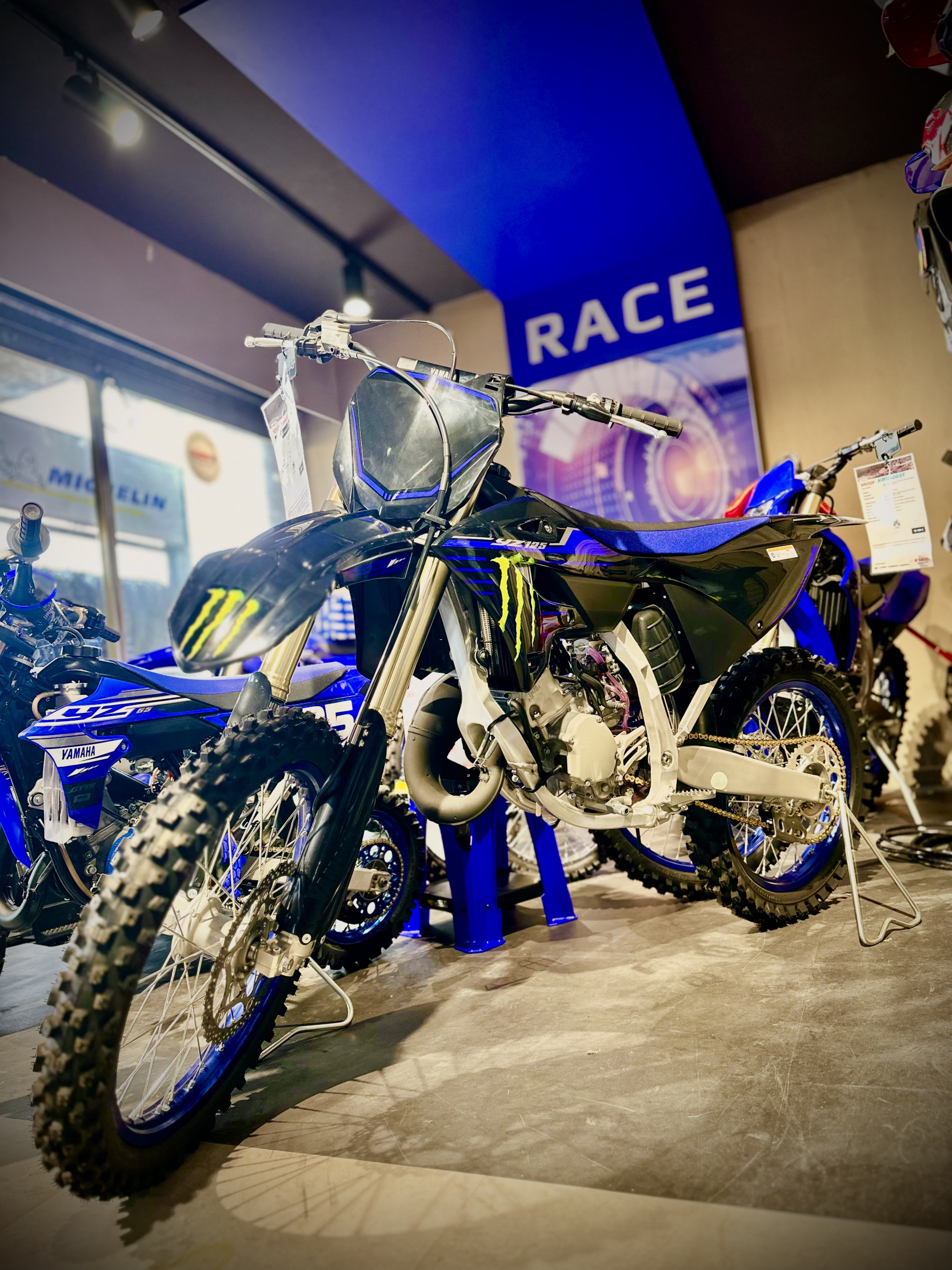 photo de YAMAHA YZ125 MONSTER ENERGY 125 occasion de couleur  en vente   Porto Vecchio