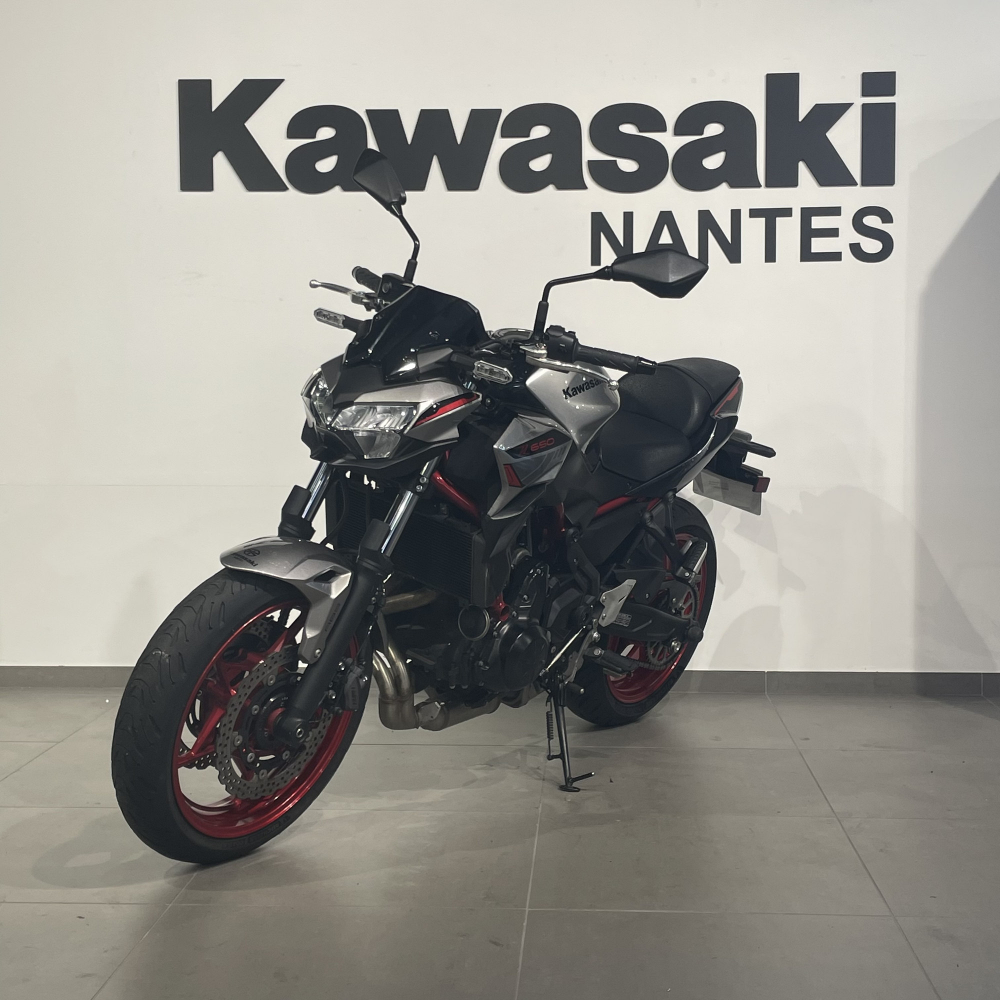 photo de KAWASAKI Z 650 (47.5CV) 650 occasion de couleur  en vente à Orvault n°3