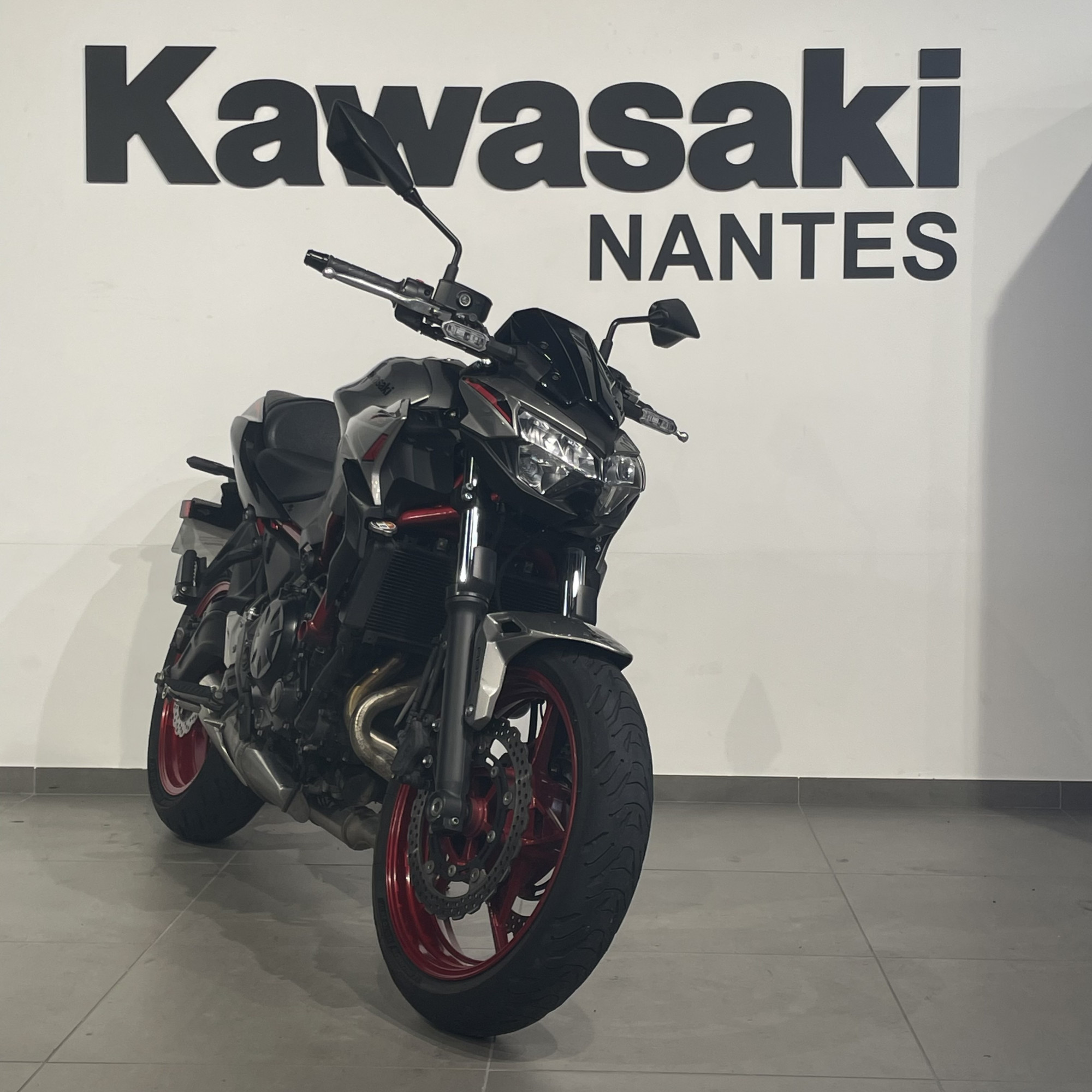 photo de KAWASAKI Z 650 (47.5CV) 650 occasion de couleur  en vente à Orvault n°2