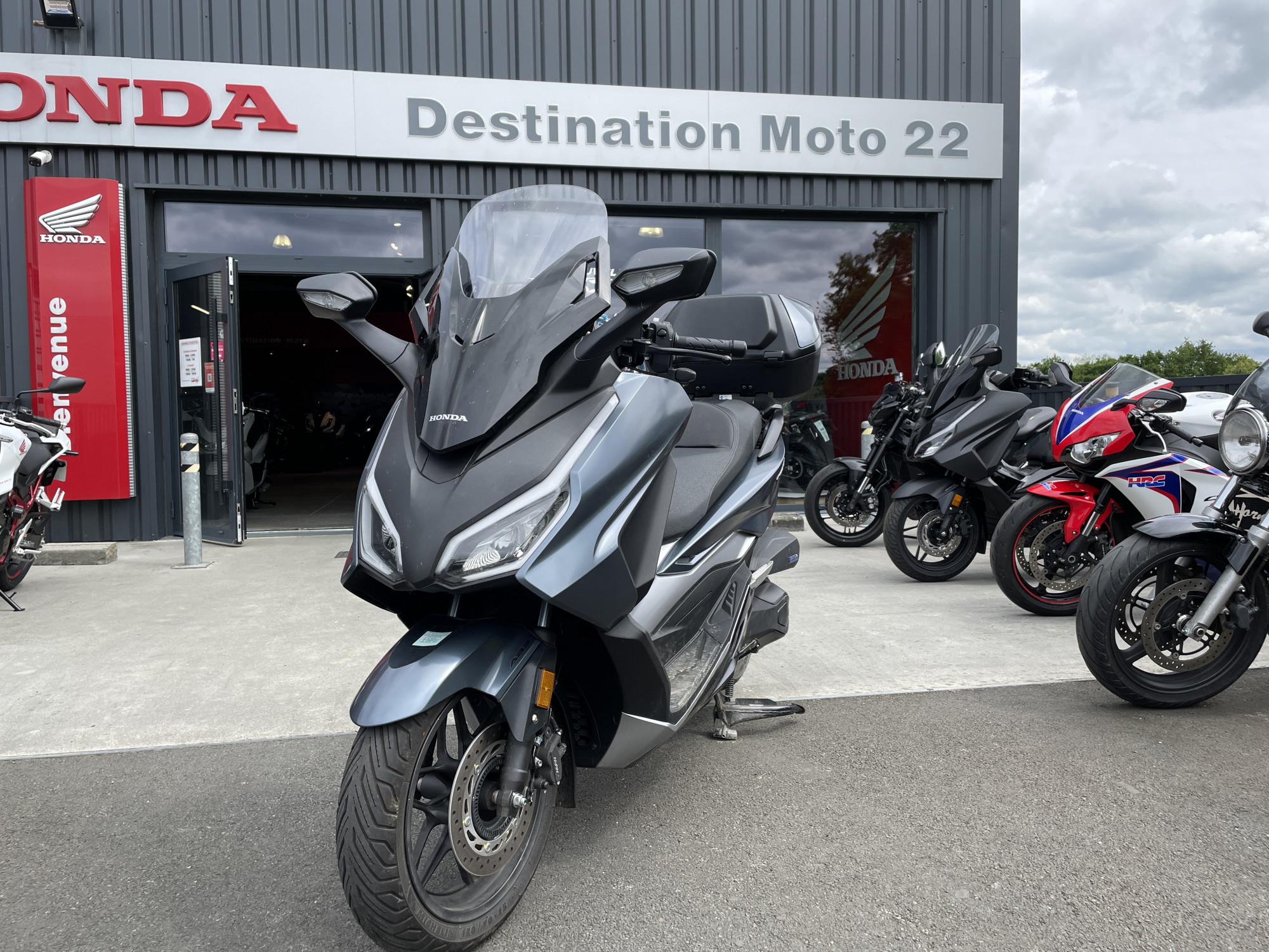 photo de HONDA NSS FORZA 350 350 occasion de couleur  en vente à Tregueux n°2