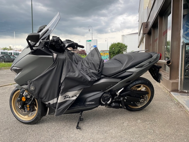 photo de YAMAHA TMAX 560 TECH MAX KAMO 560 occasion de couleur  en vente à Chelles n°3