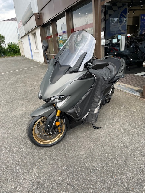 photo de YAMAHA TMAX 560 TECH MAX KAMO 560 occasion de couleur  en vente à Chelles n°2