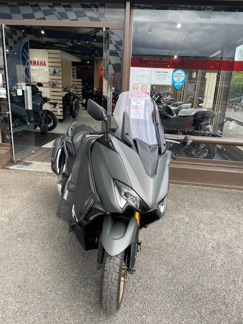 photo de YAMAHA TMAX 560 TECH MAX KAMO 560 occasion de couleur  en vente à Chelles n°1