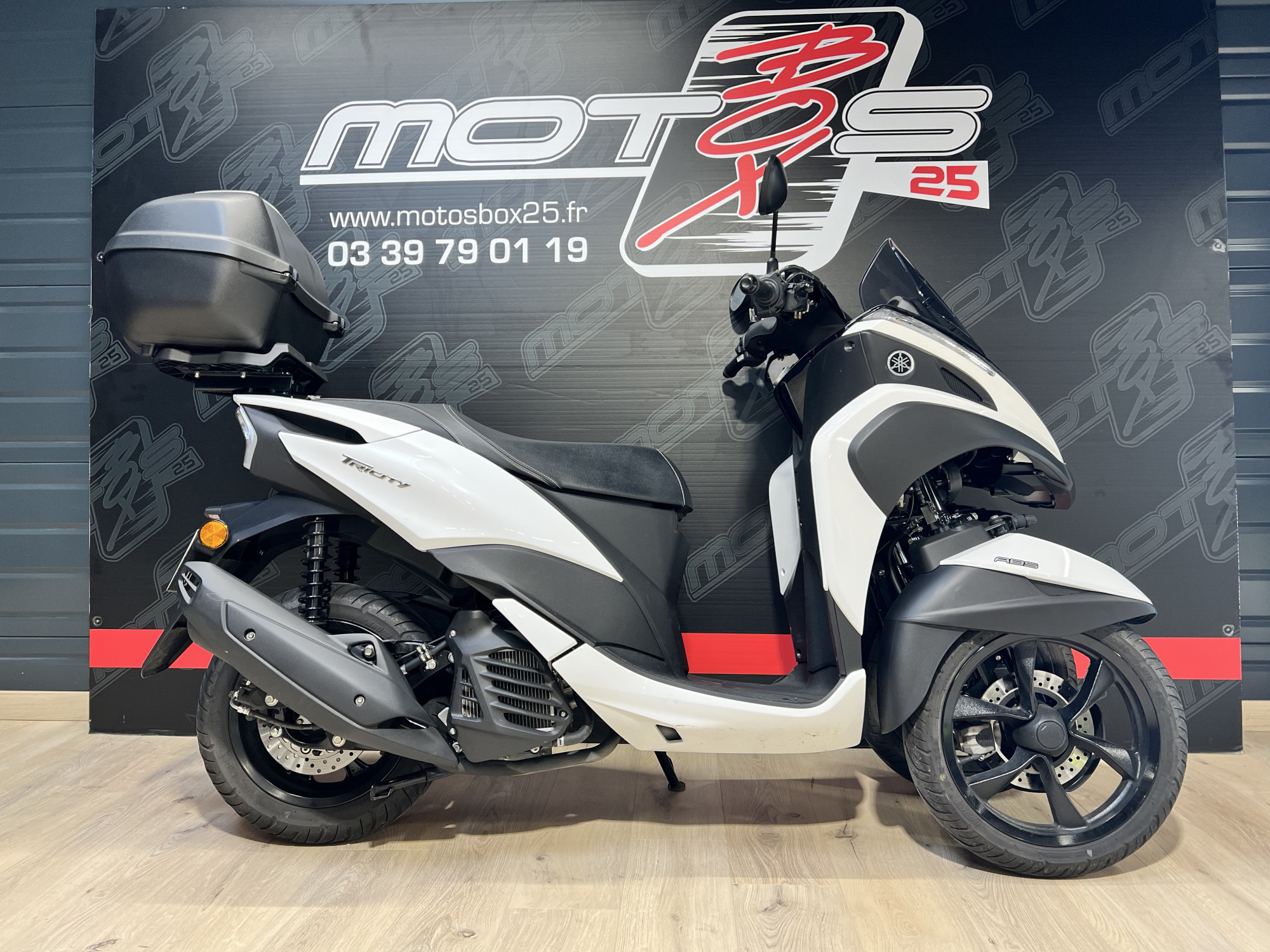 photo de YAMAHA TRICITY 125 125 occasion de couleur  en vente   Franois