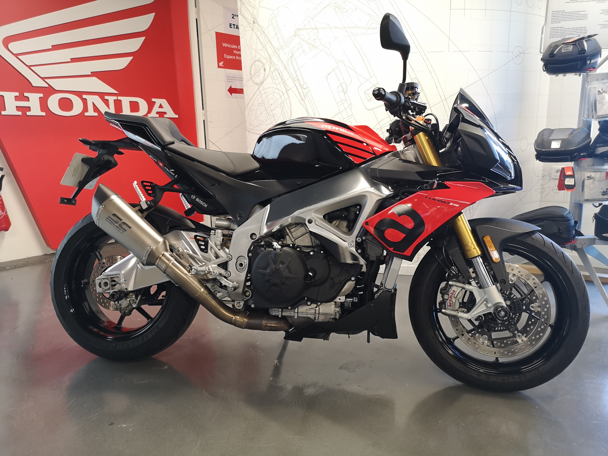 photo de APRILIA TUONO 1100  V4 RR 1100 occasion de couleur  en vente   Paris 10