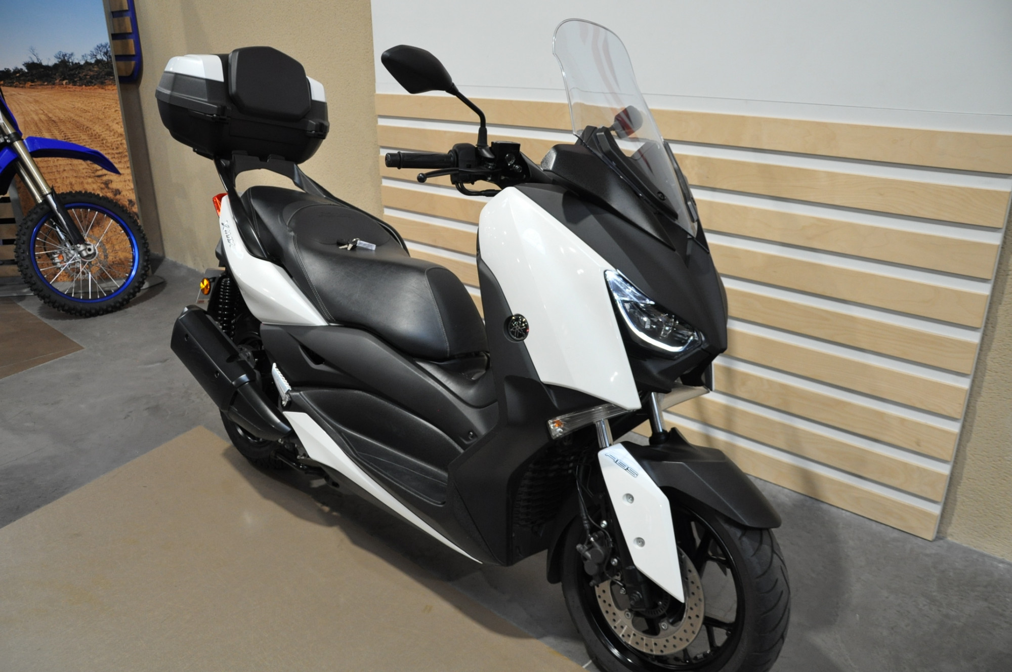 photo de YAMAHA X MAX 300 300 occasion de couleur  en vente à Nancy n°2