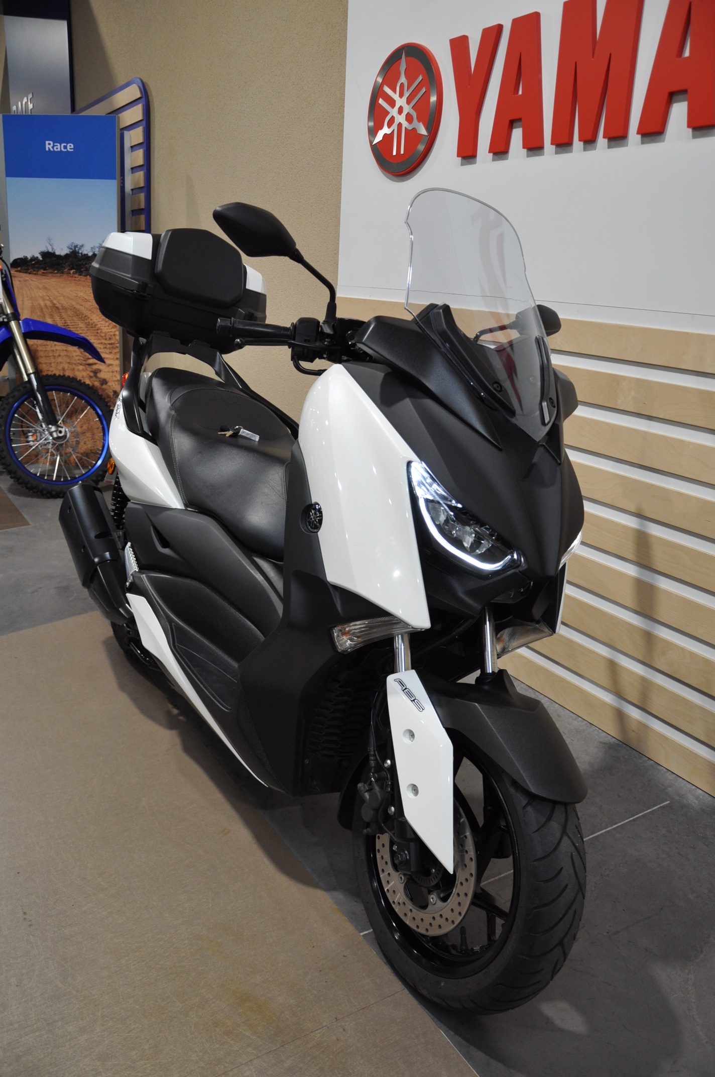 photo de YAMAHA X MAX 300 300 occasion de couleur  en vente à Nancy n°3