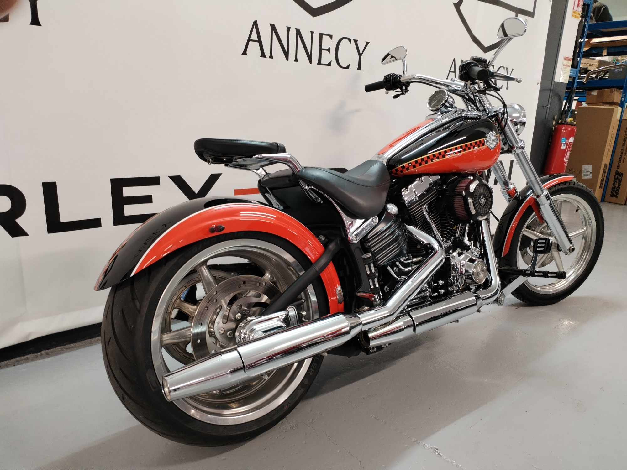 photo de HARLEY DAVIDSON SOFTAIL ROCKER 1584 C 1584 occasion de couleur  en vente à Seynod n°3