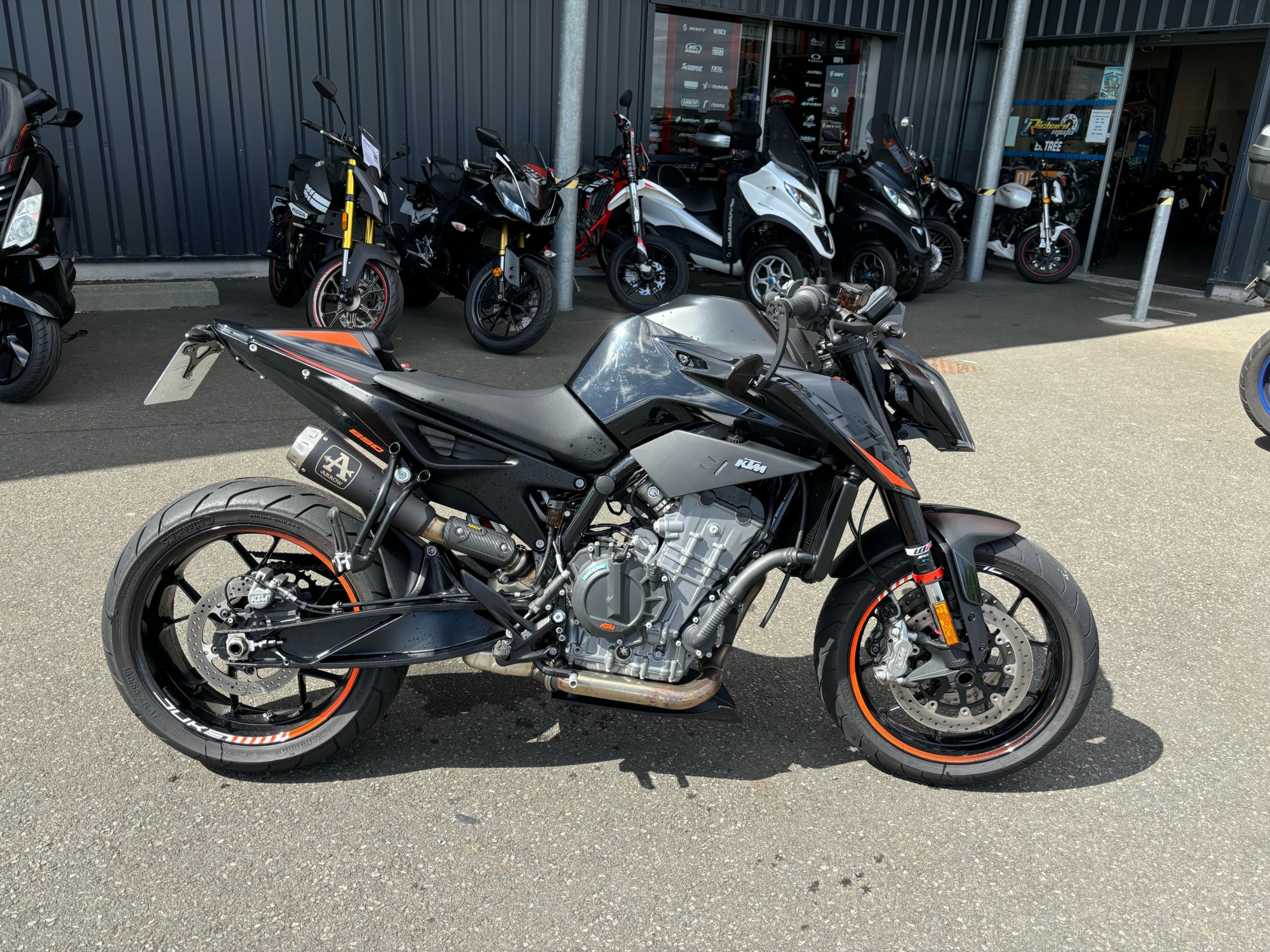 photo de KTM 890 DUKE R 890 occasion de couleur  en vente à Tregueux n°3