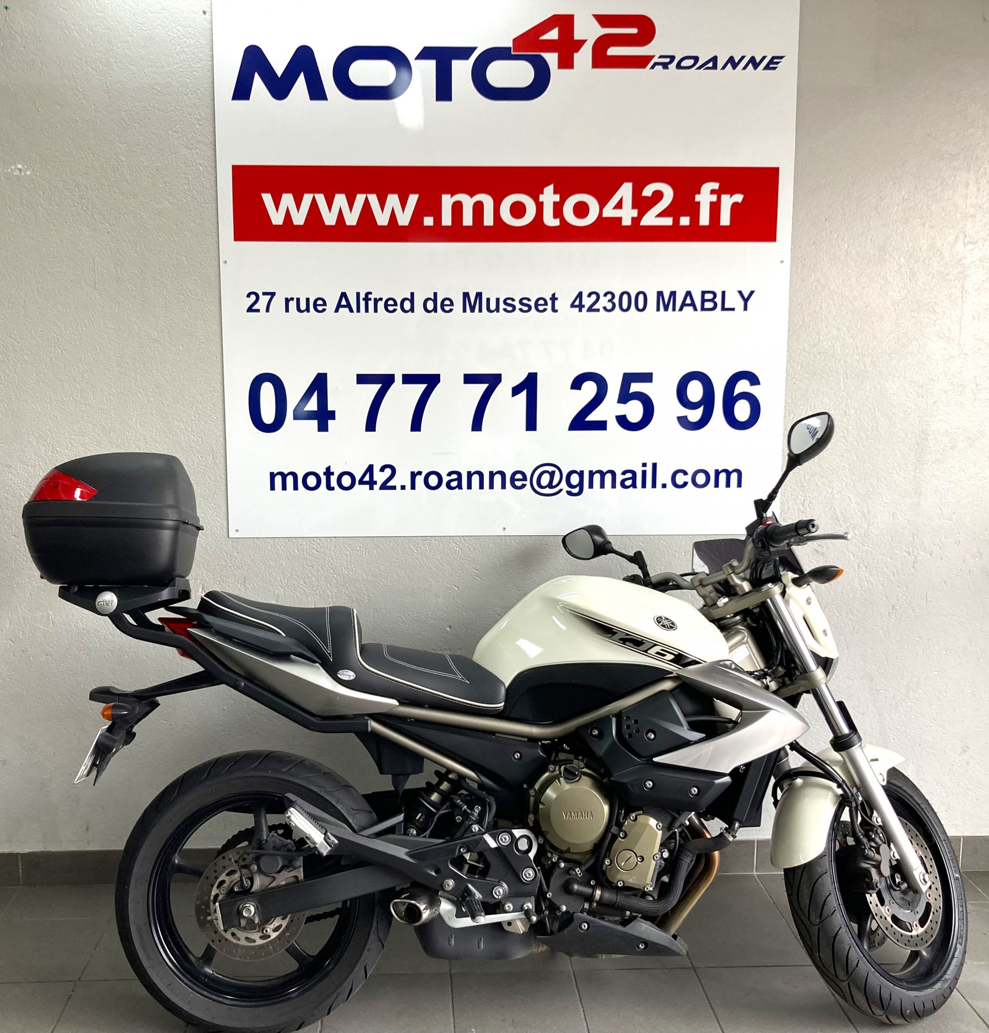 photo de YAMAHA XJ6-N 600 occasion de couleur  en vente à Mably n°3